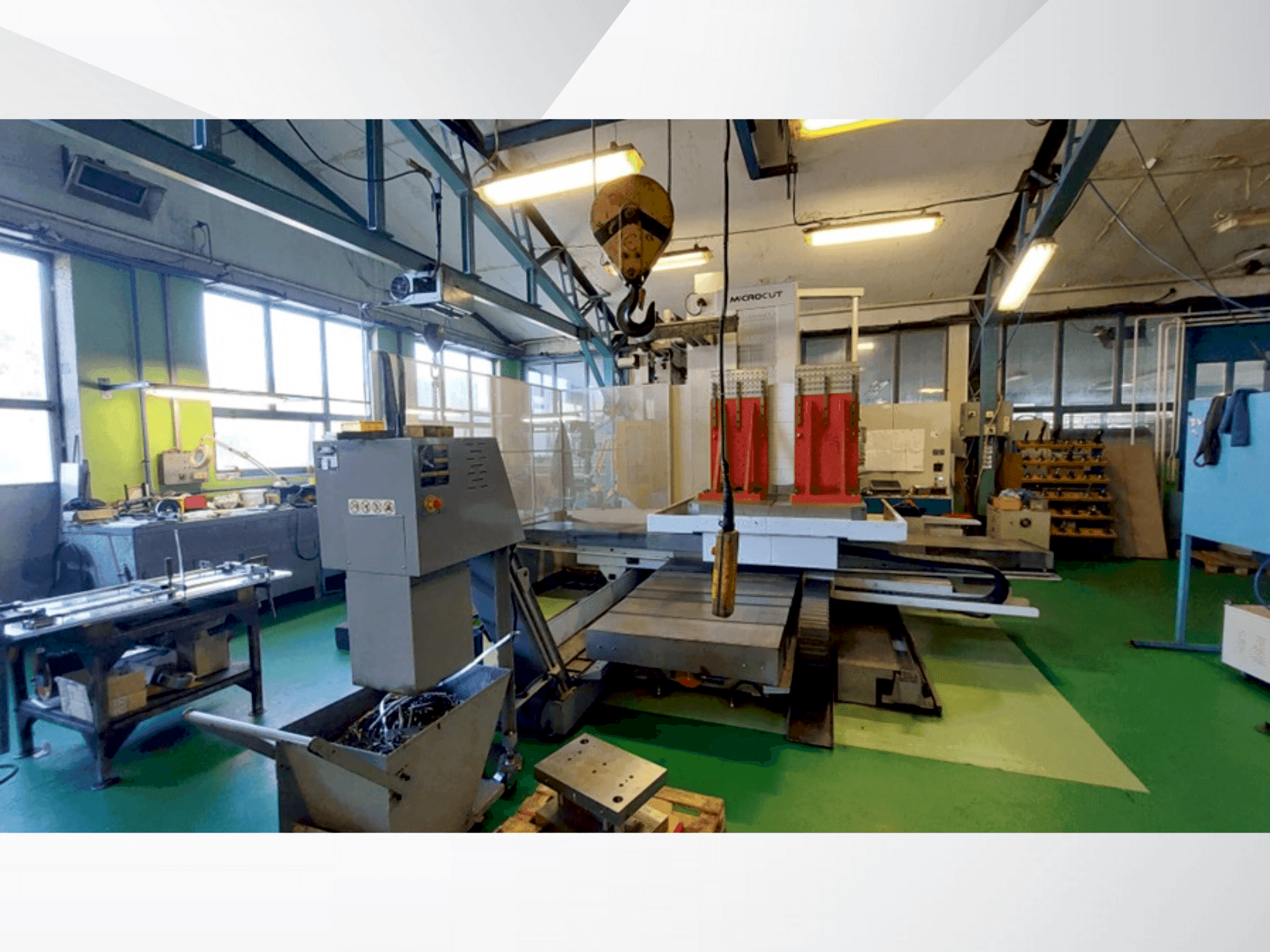 Frontansicht der MICROCUT HBM-4 Maschine