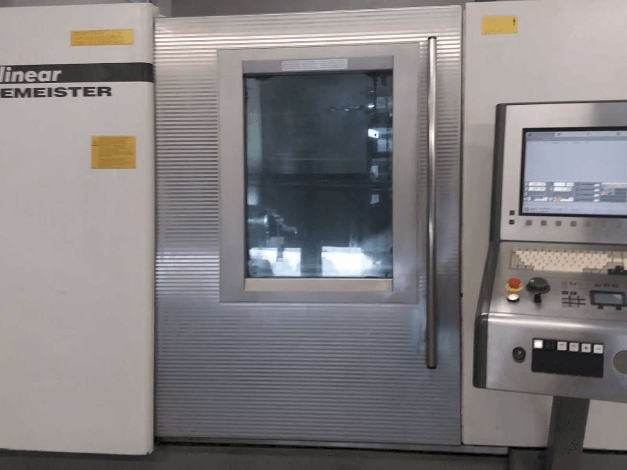 Frontansicht der Gildemeister CTX 420 linear Maschine