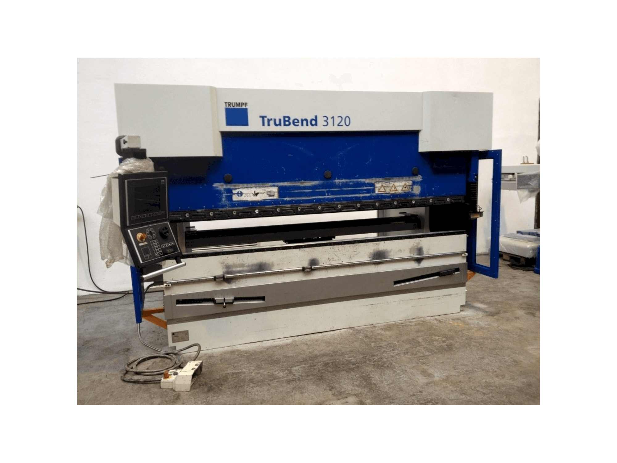 Frontansicht der Trumpf TruBend 3120 Maschine