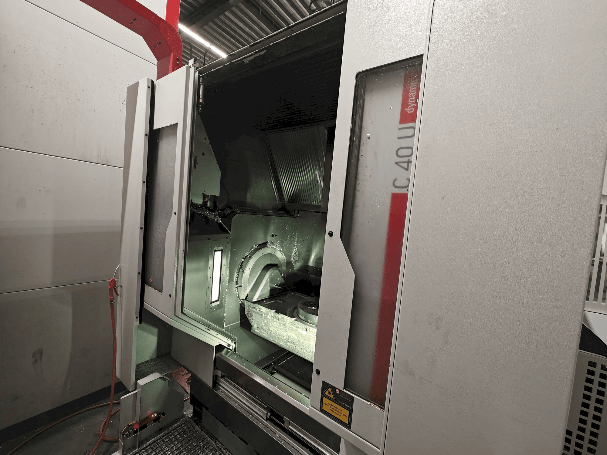 Frontansicht der HERMLE C 40 U Maschine