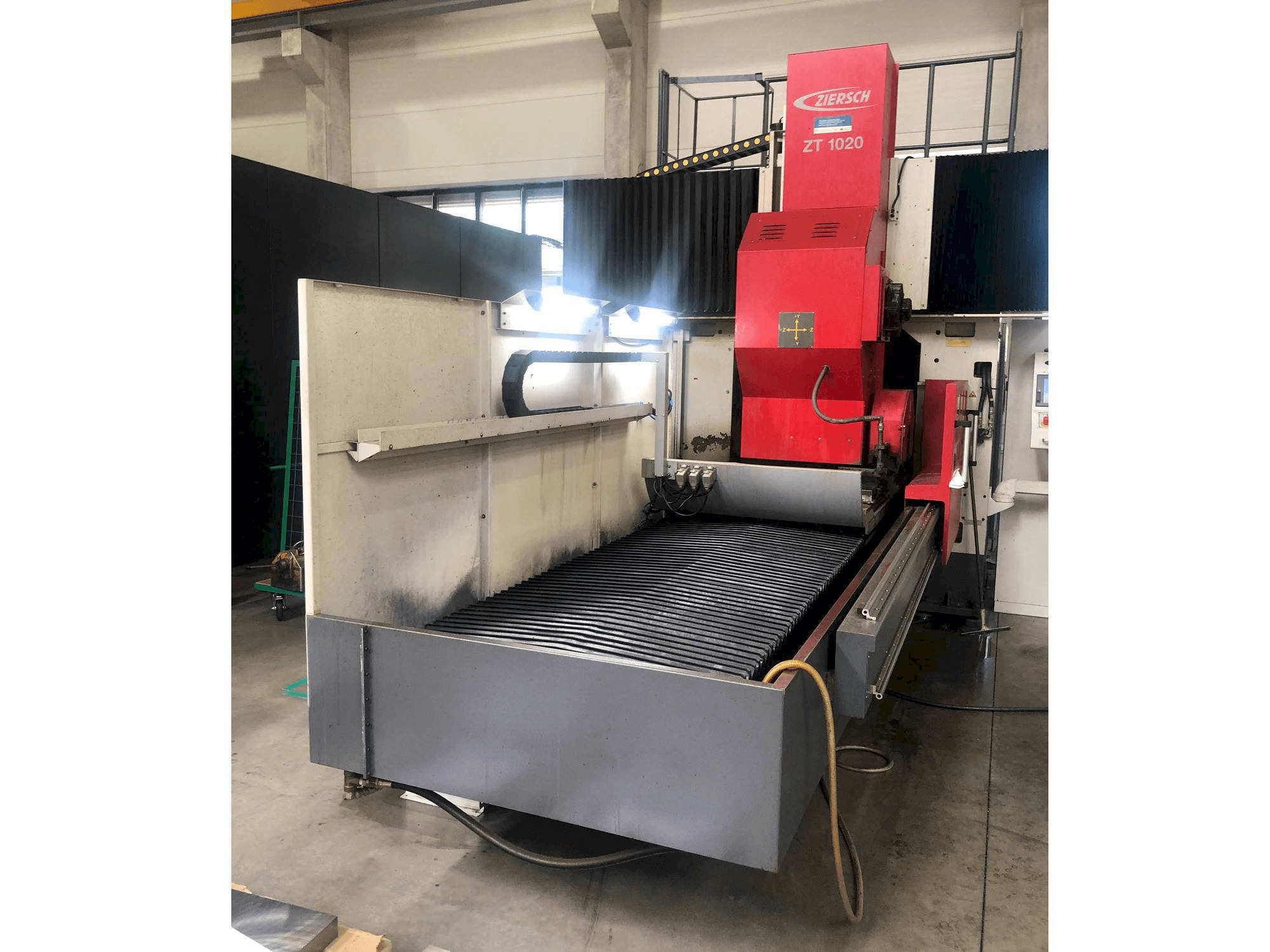 Frontansicht der Ziersch ZT 1020 Maschine