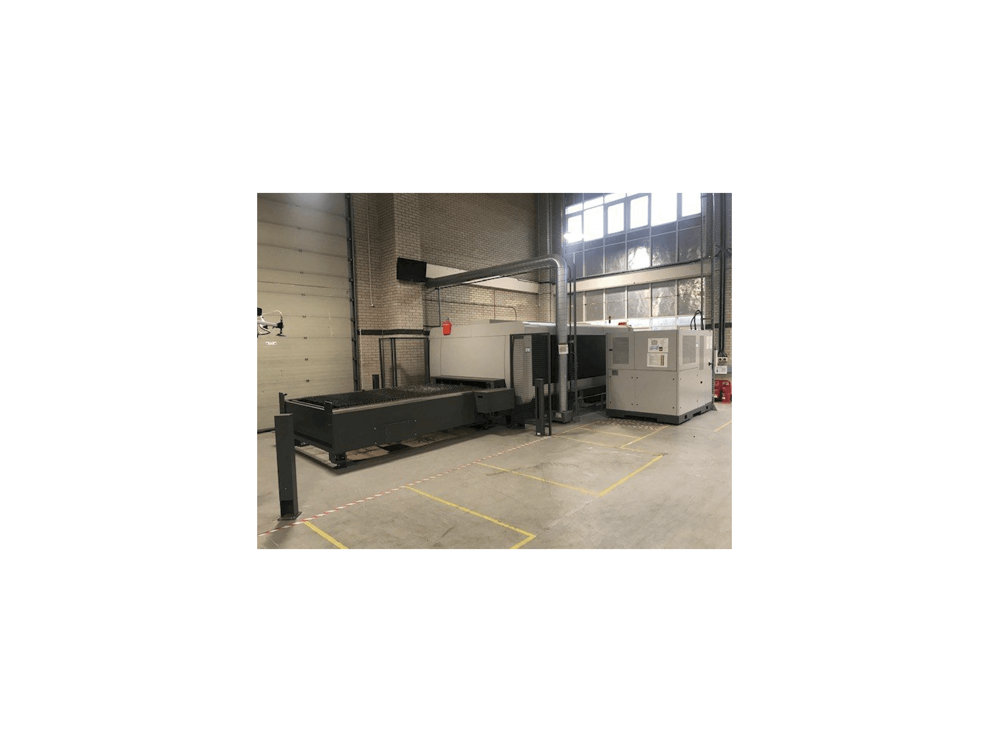 Frontansicht der Bystronic BySprint Fiber 3015 Maschine