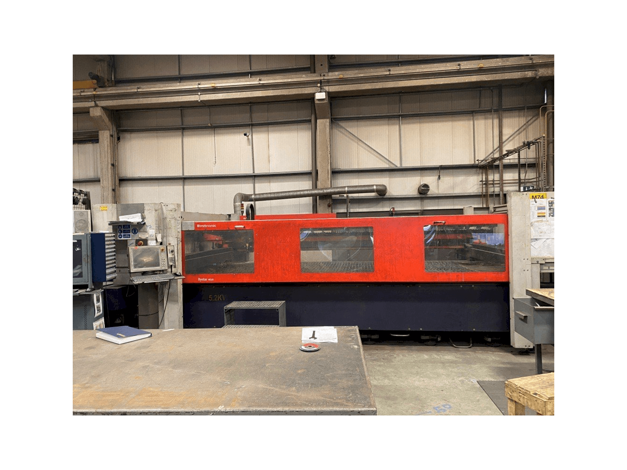 Frontansicht der Bystronic Bystar 4020 Maschine