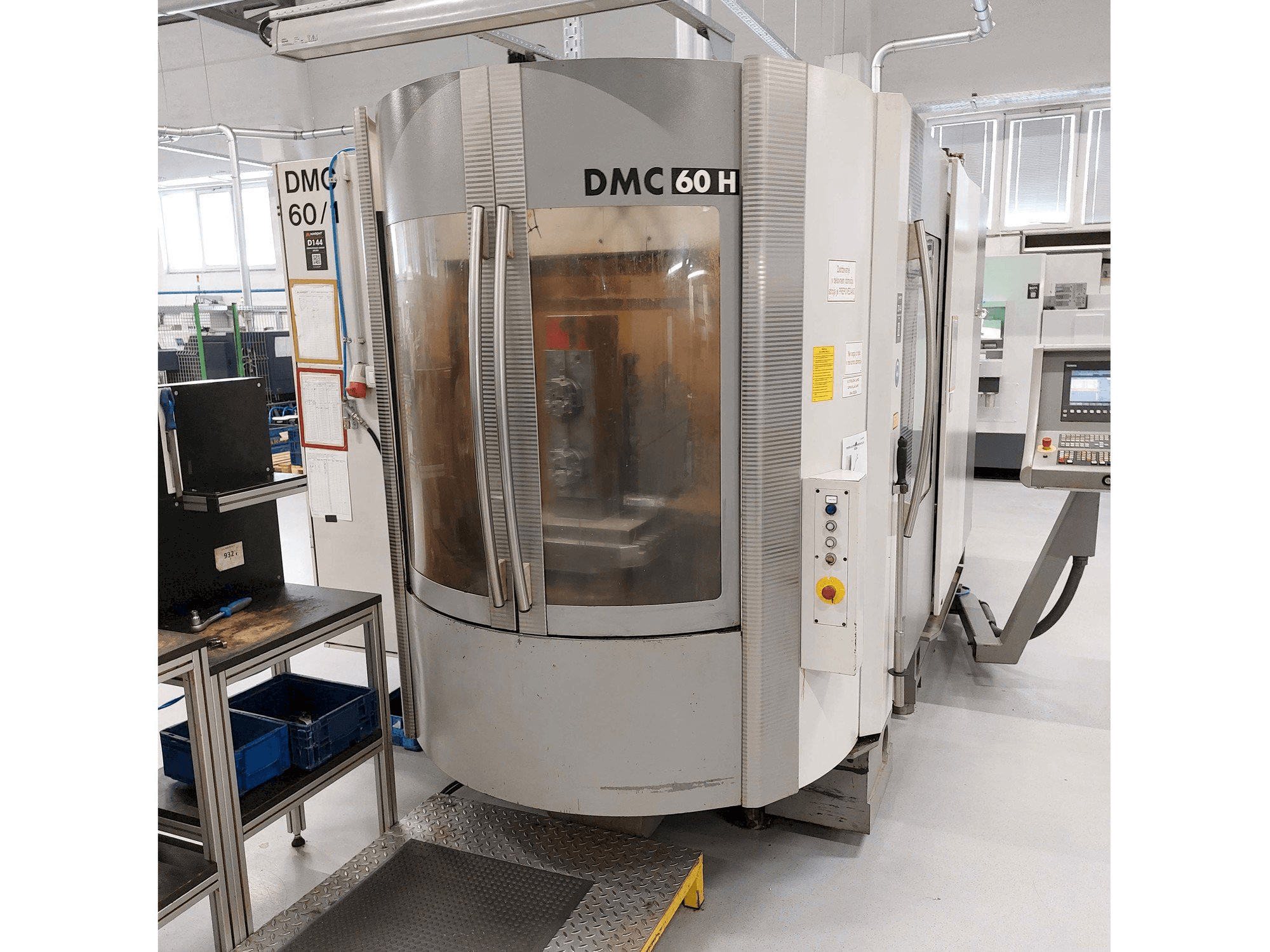 Frontansicht der DECKEL MAHO DMC 60H Maschine