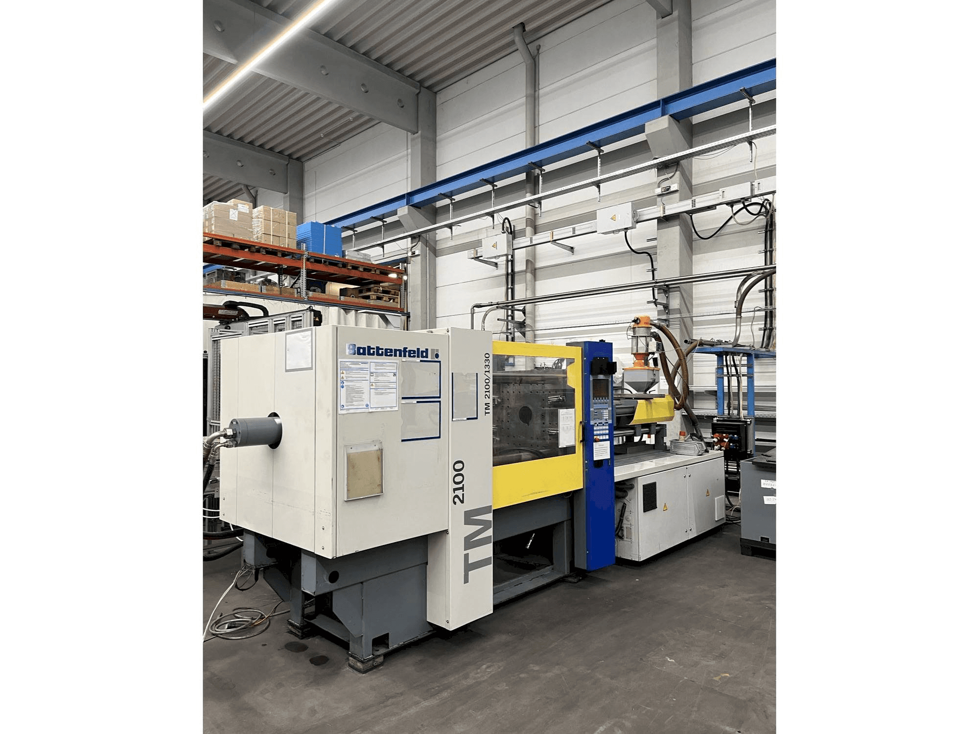 Frontansicht der Battenfeld TM2100/1300 Maschine