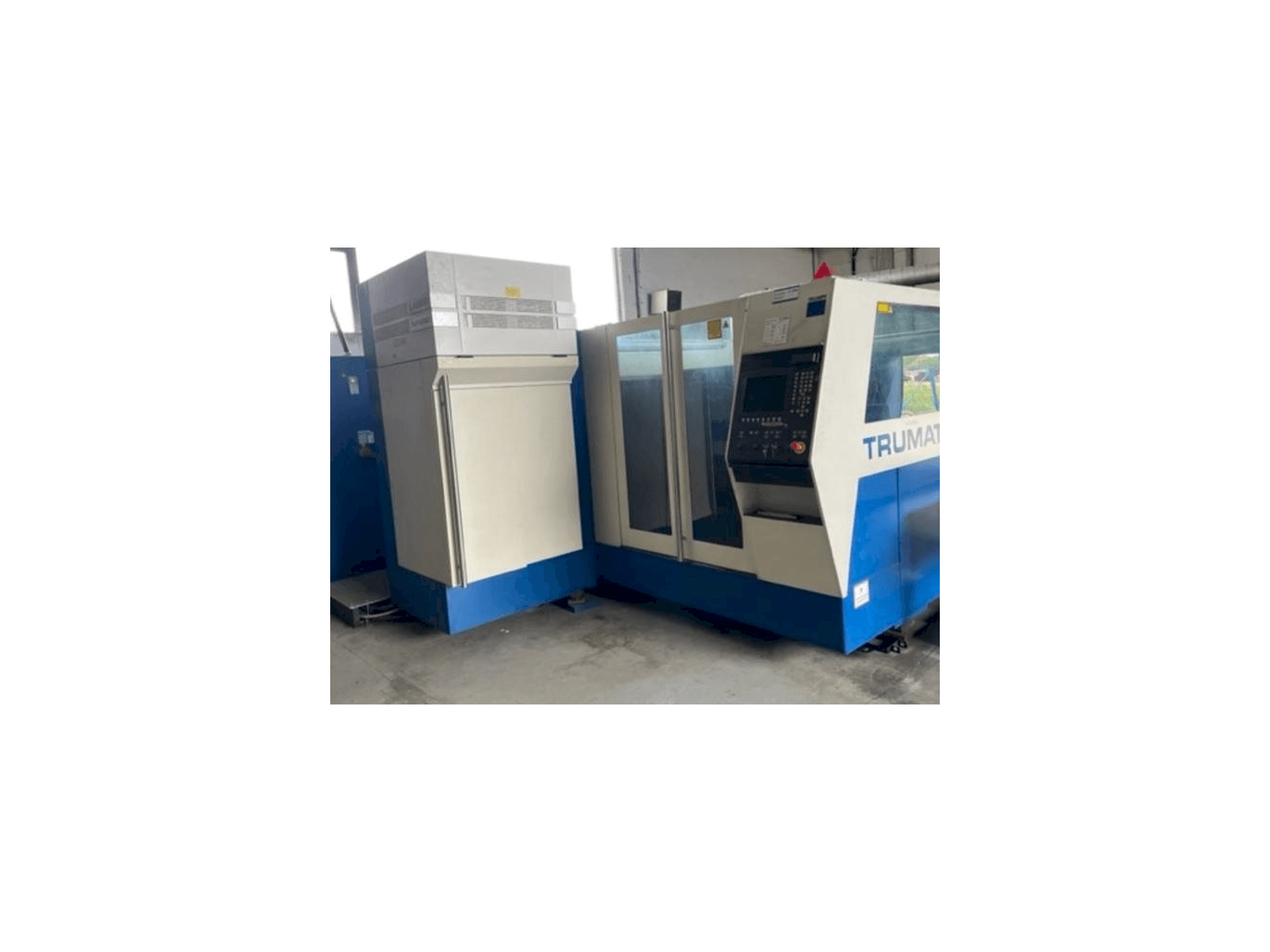 Frontansicht der TRUMPF Trumatic L3050 Maschine