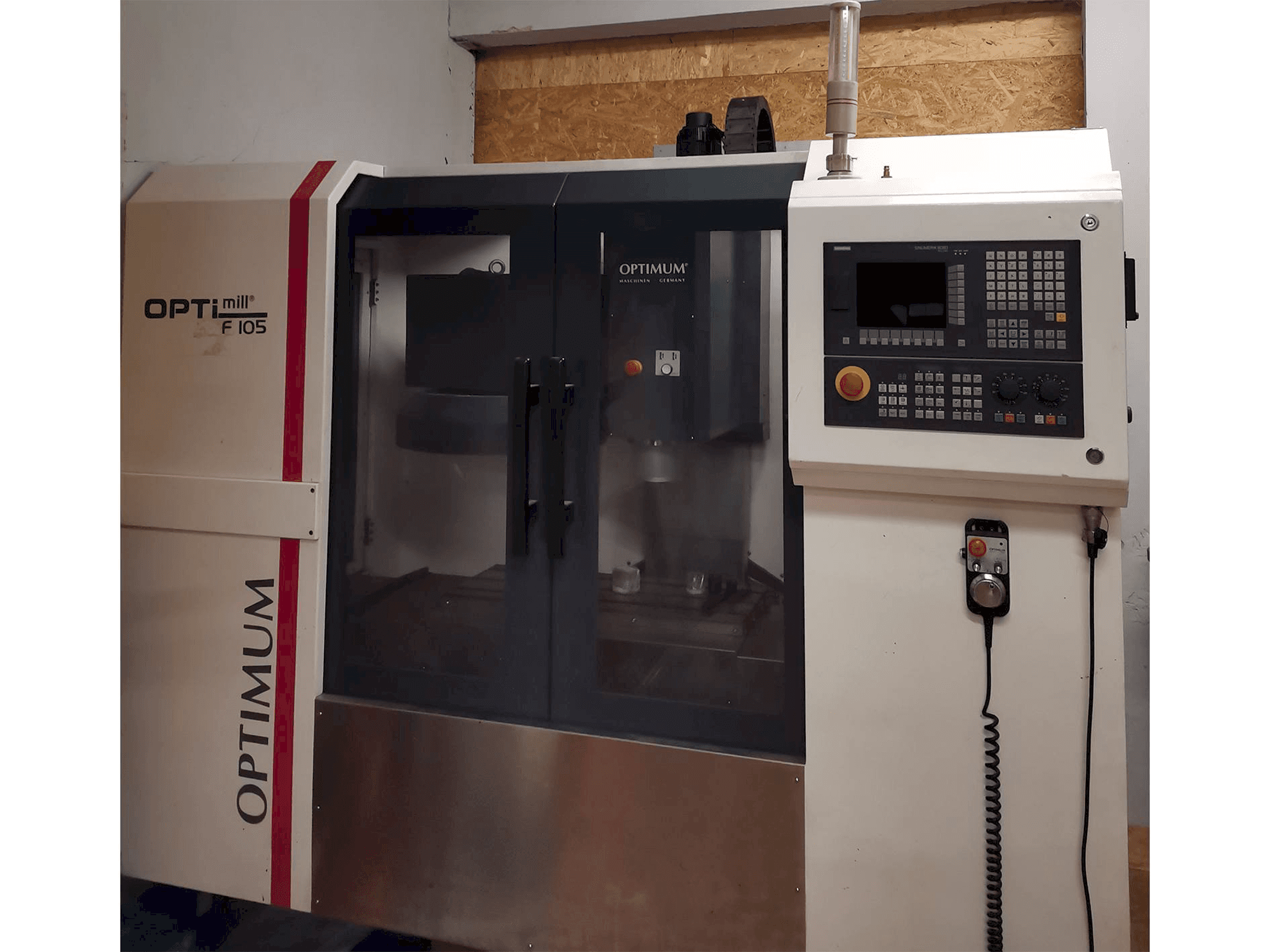 Frontansicht der Optimum F105 Maschine