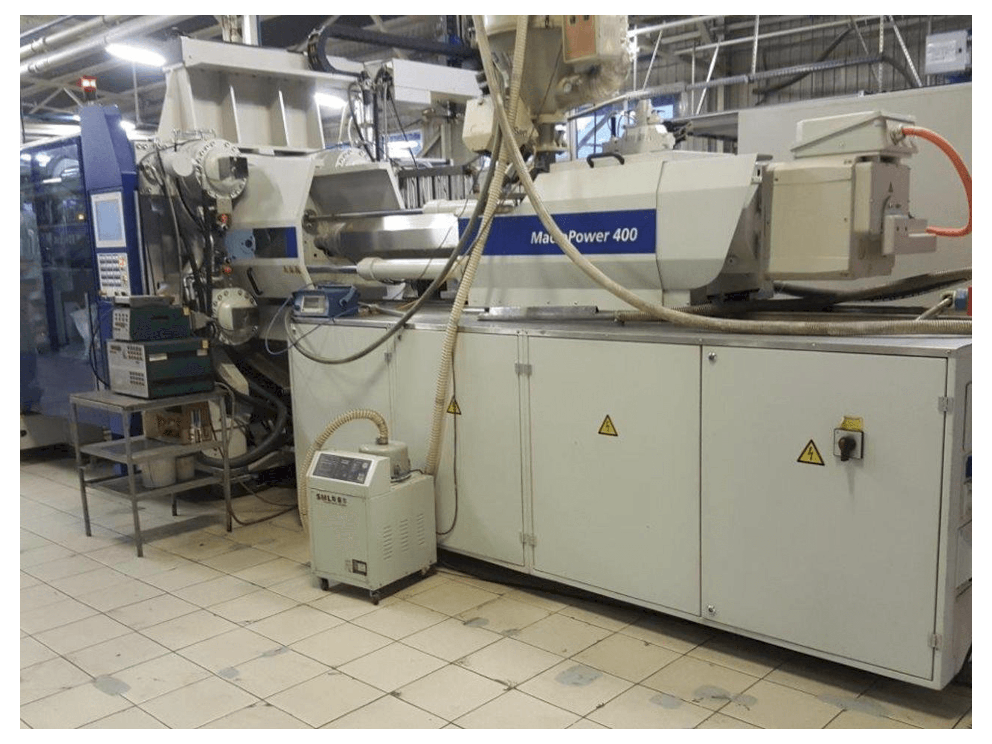 Frontansicht der Battenfeld Macro Power 400/3400 Maschine