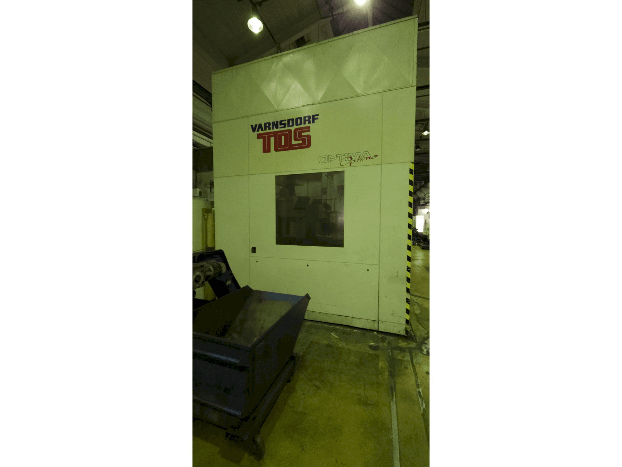 Frontansicht der TOS Optima Maschine