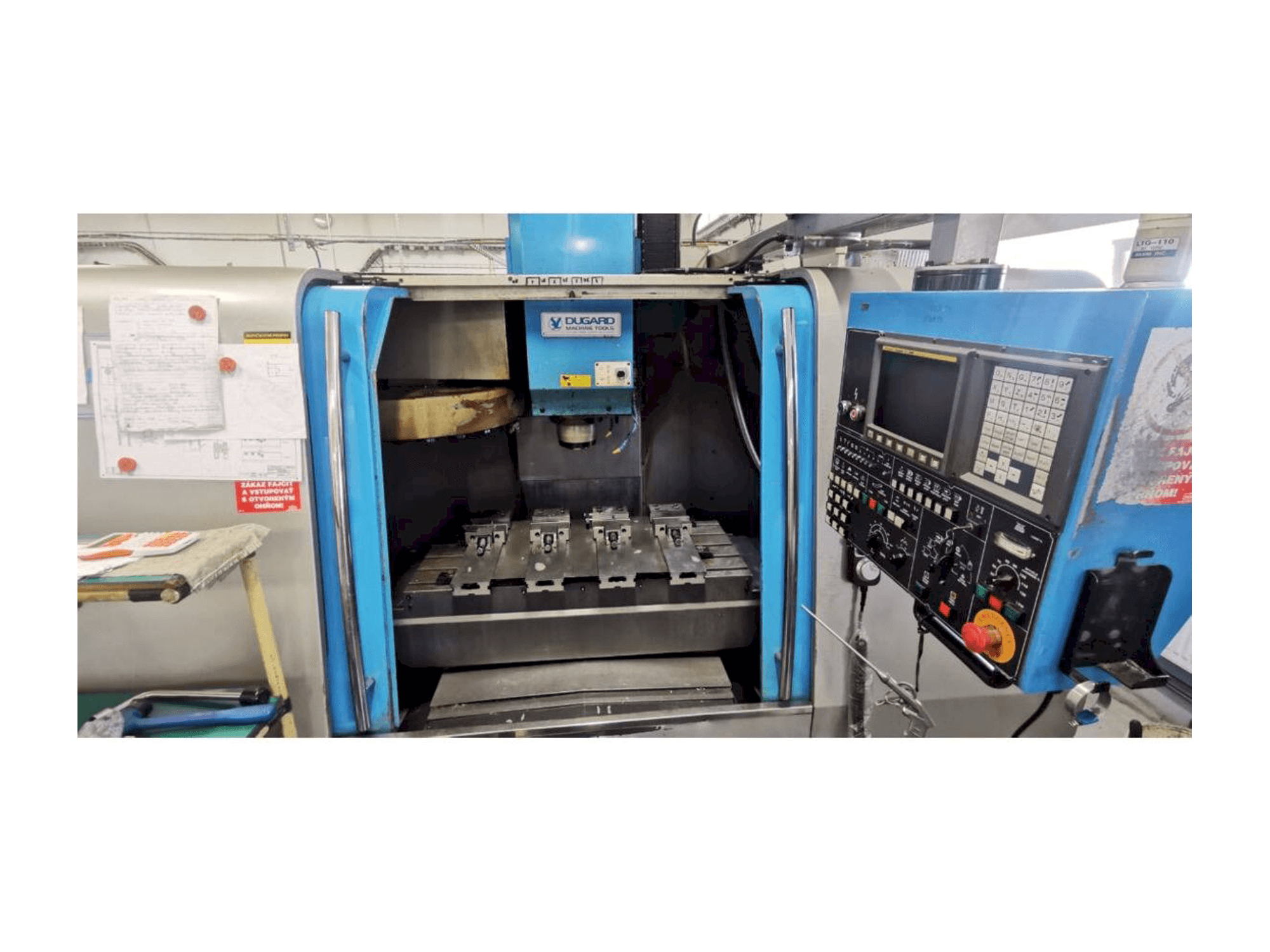 Frontansicht der Dugard EAGLE 1000 VMC-L Maschine