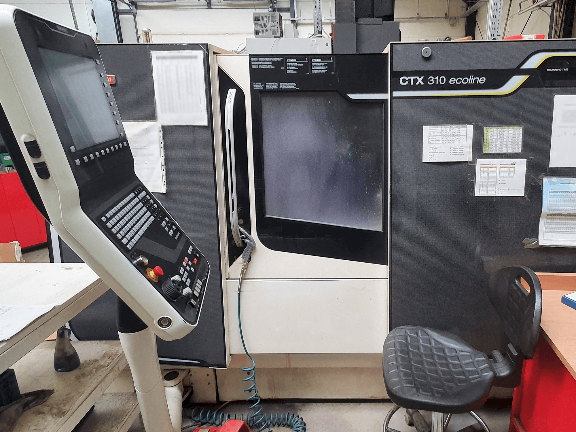 Frontansicht der DMG MORI SEIKI CTX Maschine