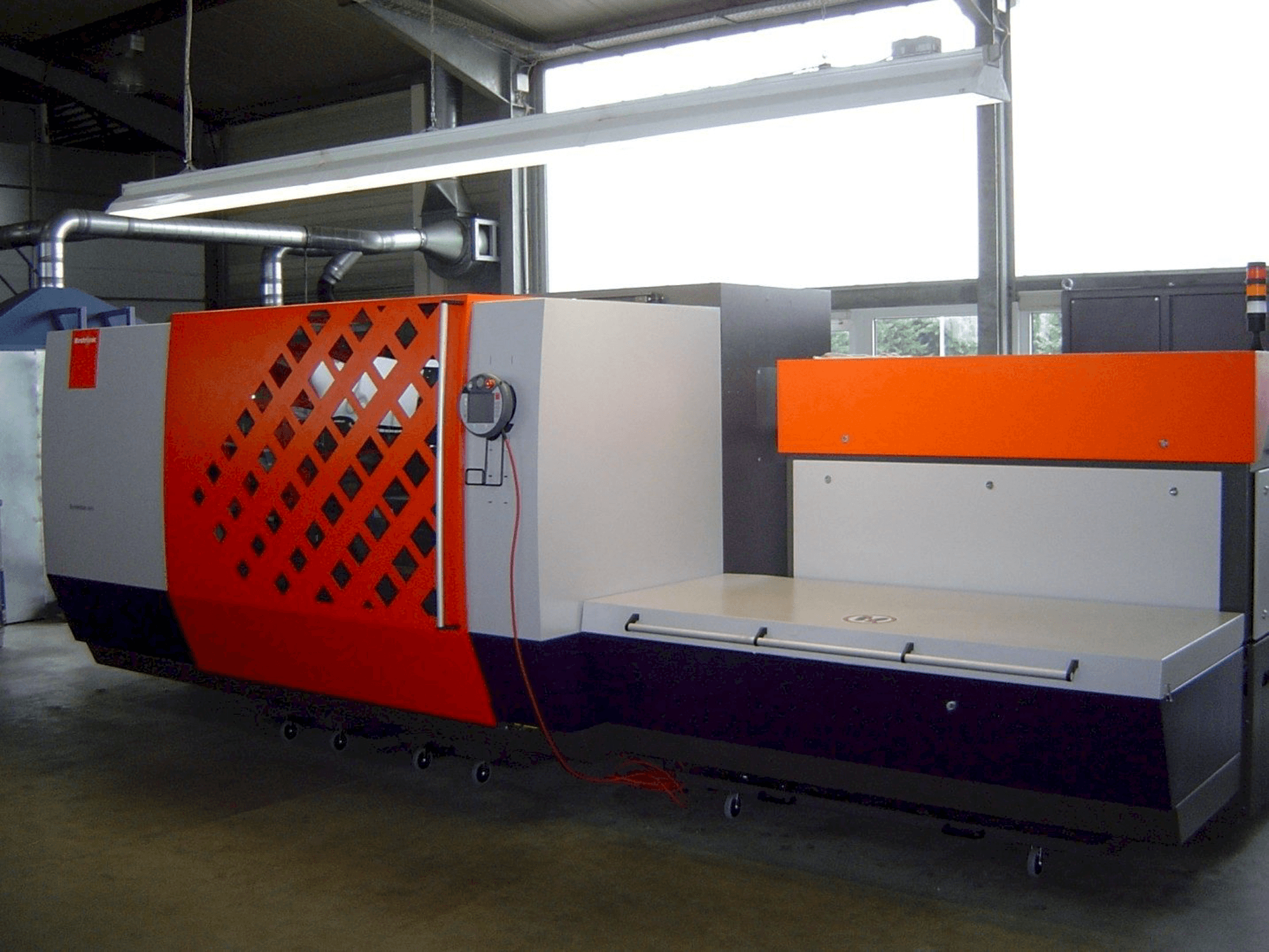 Frontansicht der Bystronic ByVention 3015 Maschine