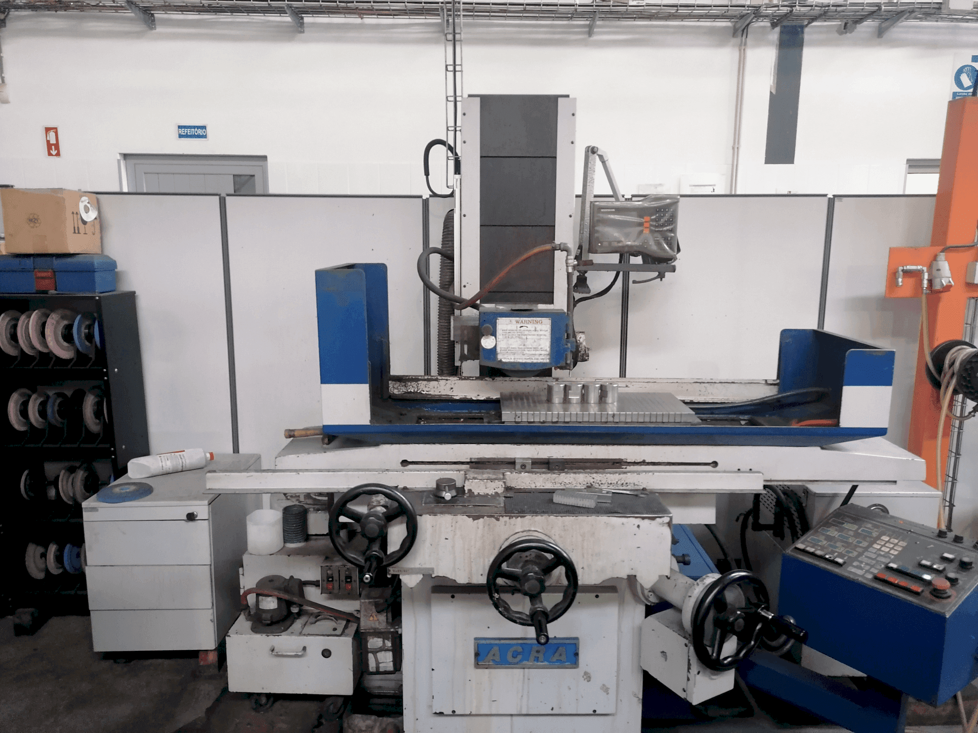 Frontansicht der ACRA ASG 1224HS Maschine
