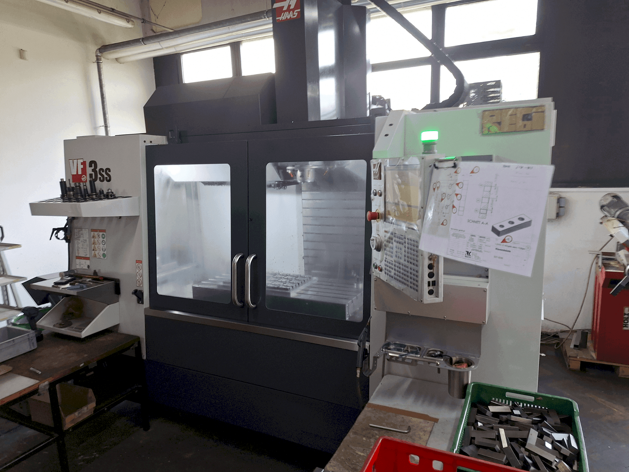 Frontansicht der HAAS VF-3SS Maschine