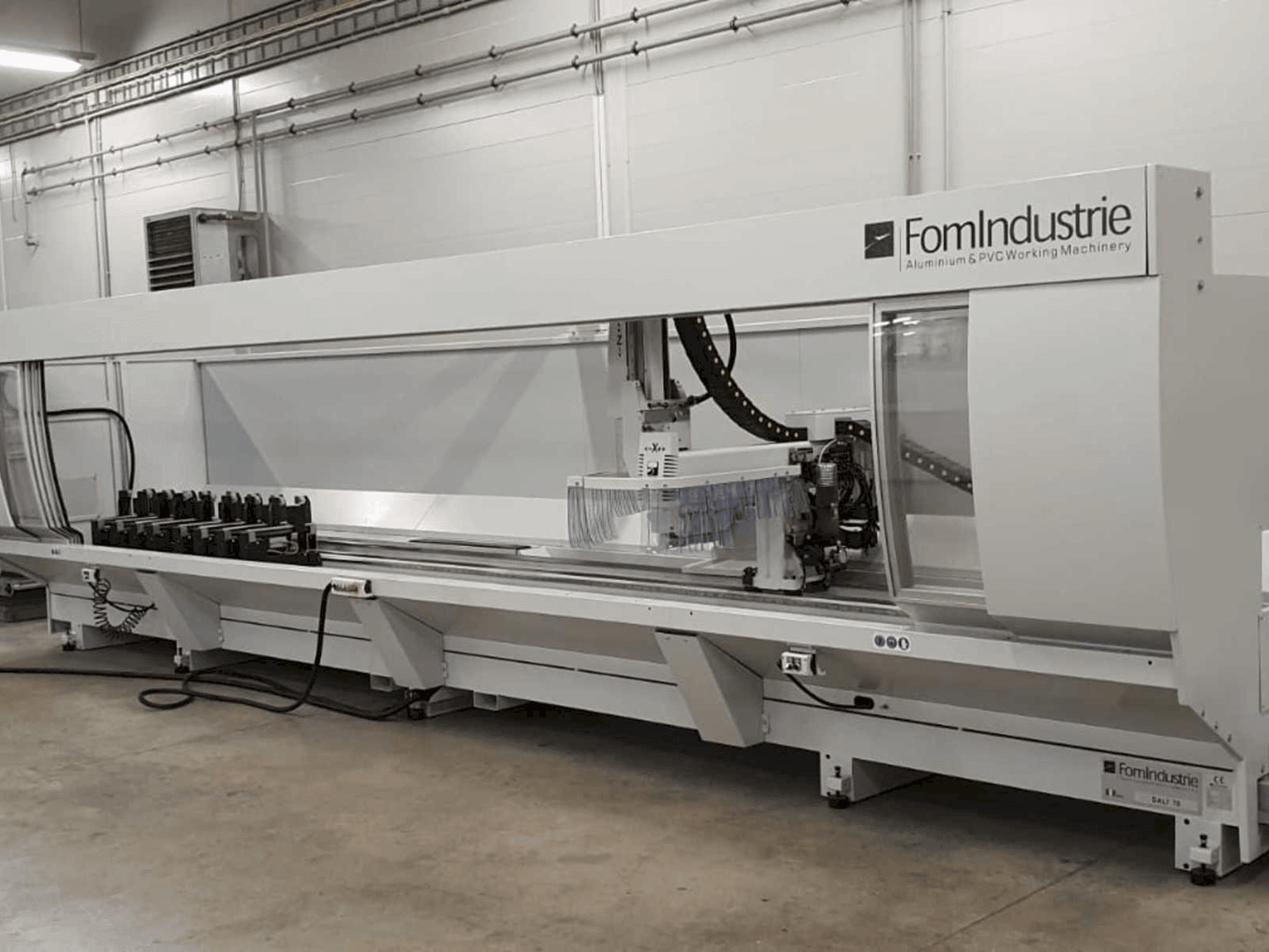 Frontansicht der FomIndustrie DALI 70 Maschine