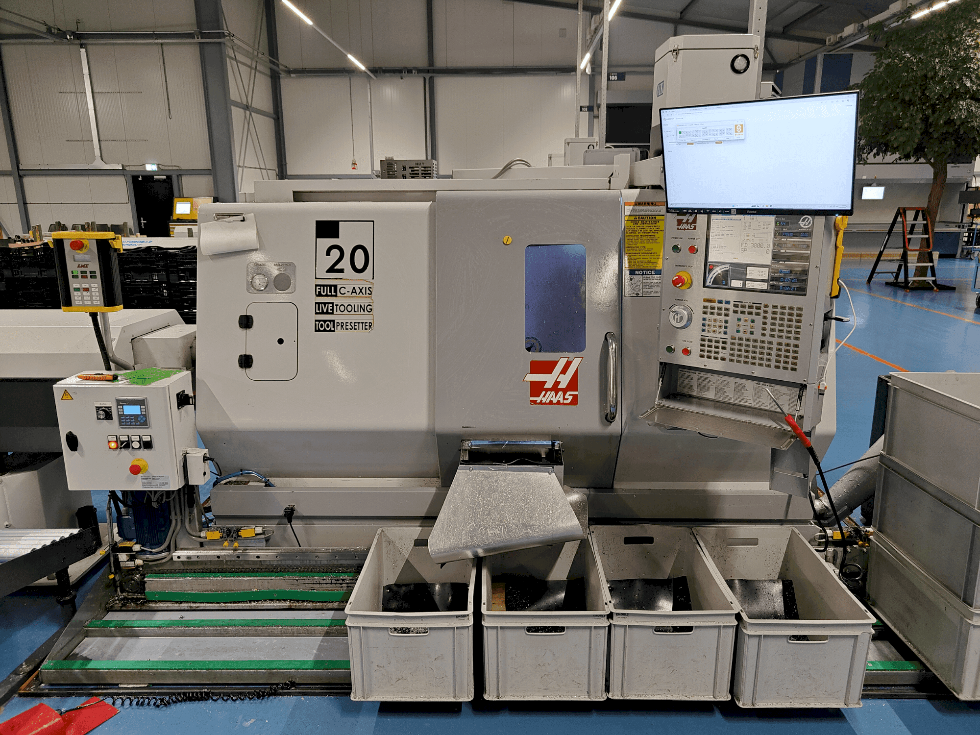 Frontansicht der HAAS SL-20HE (2006) Maschine