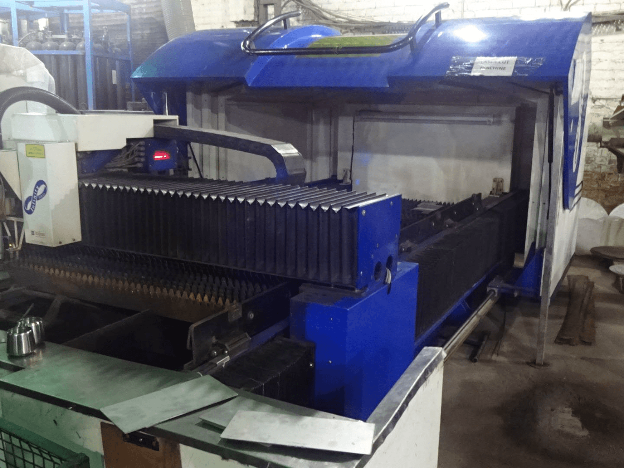 Frontansicht der Sahajanand FA 428 Maschine