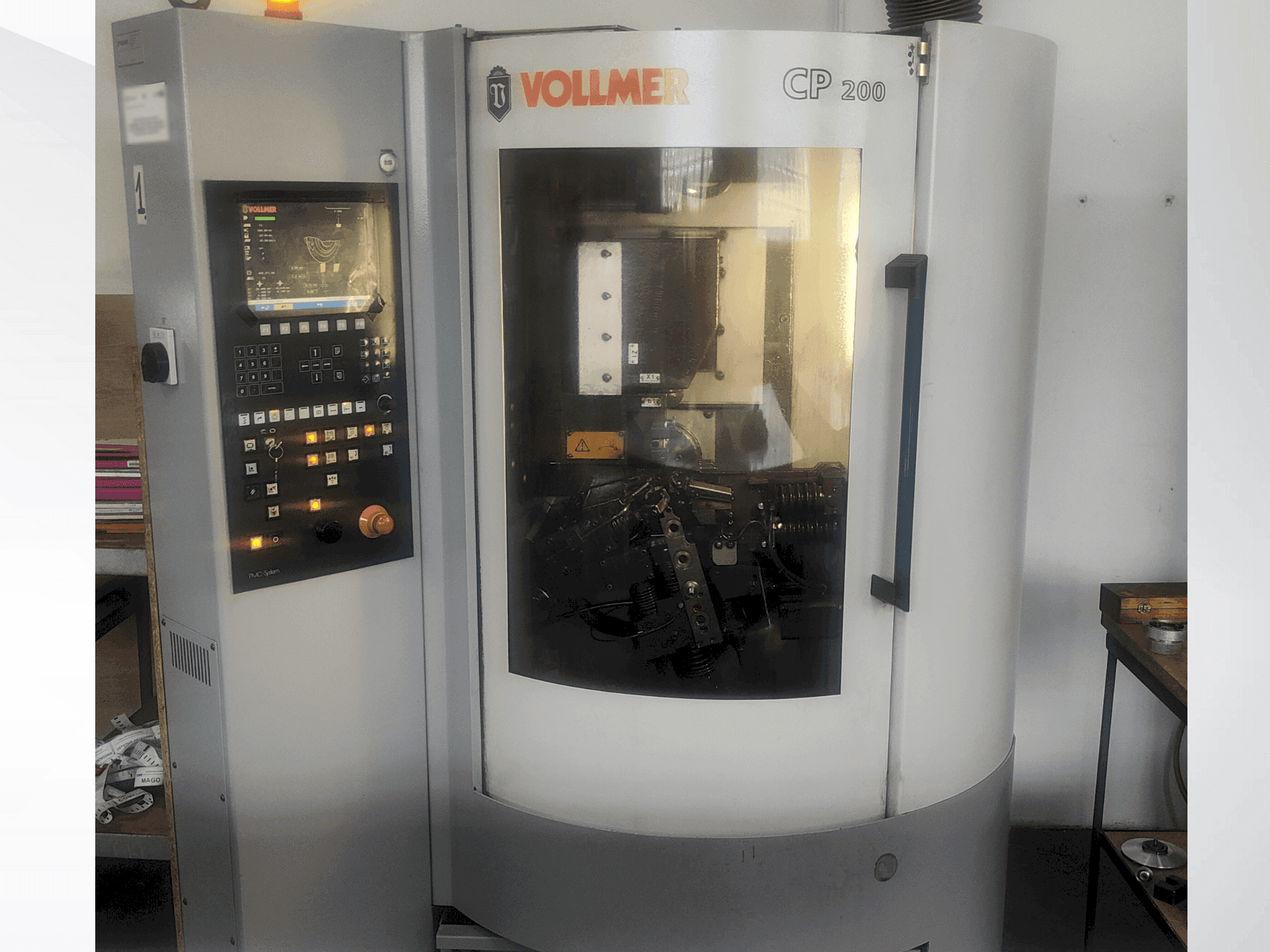 Frontansicht der VOLLMER CP 200 Maschine