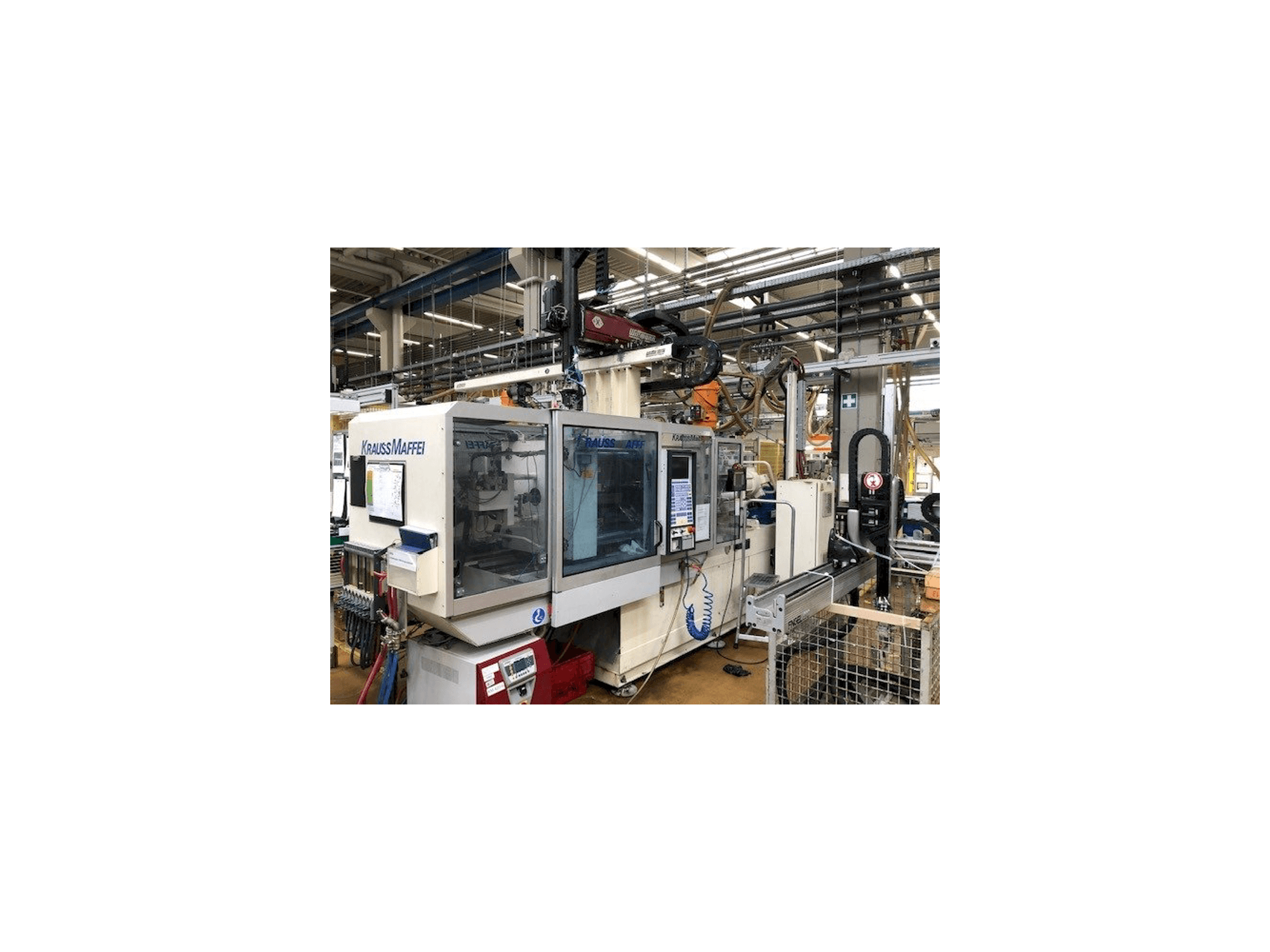 Frontansicht der Krauss Maffei 150-700 C2 Maschine