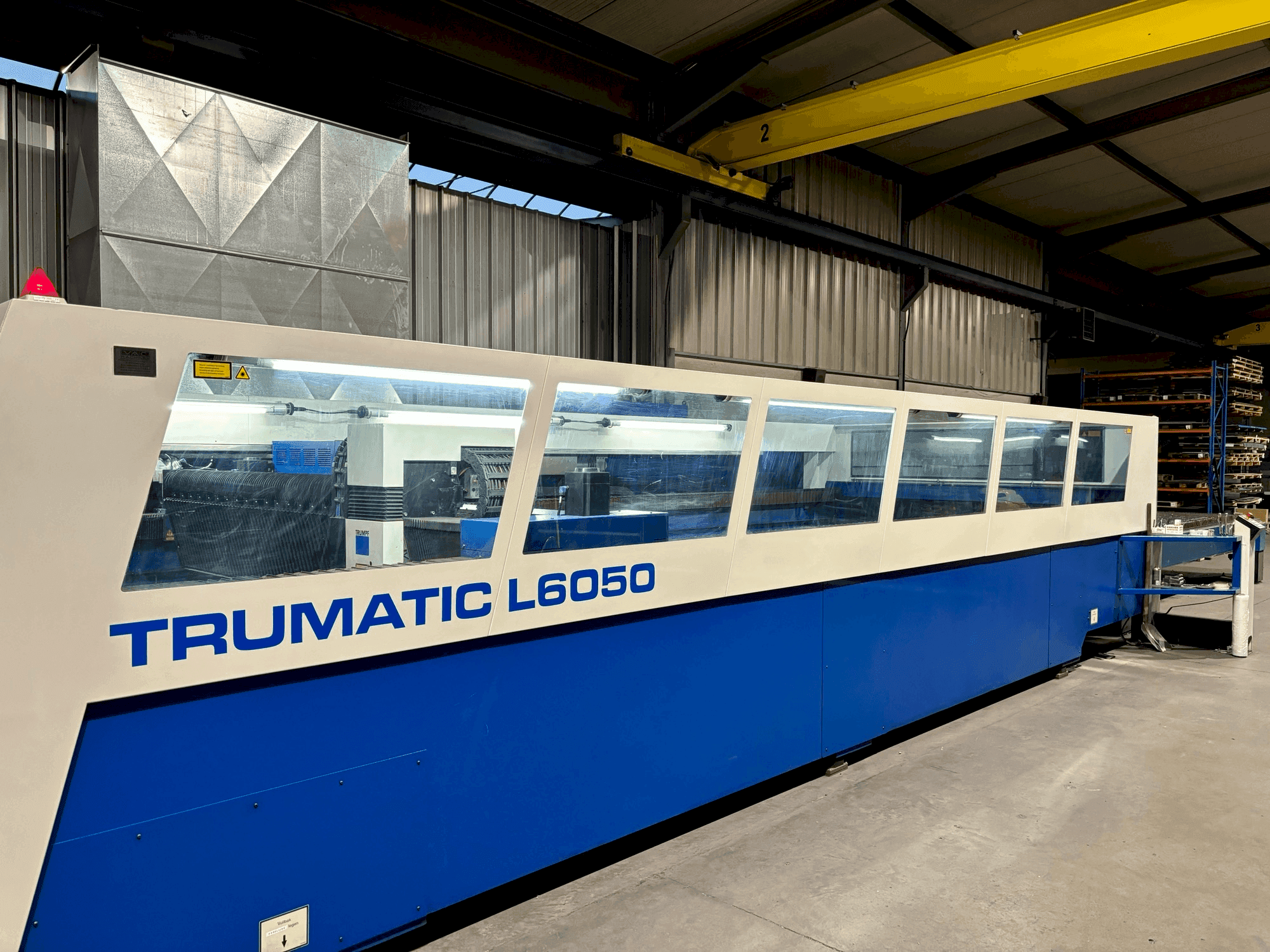 Frontansicht der TRUMPF Trumatic L6050 Maschine