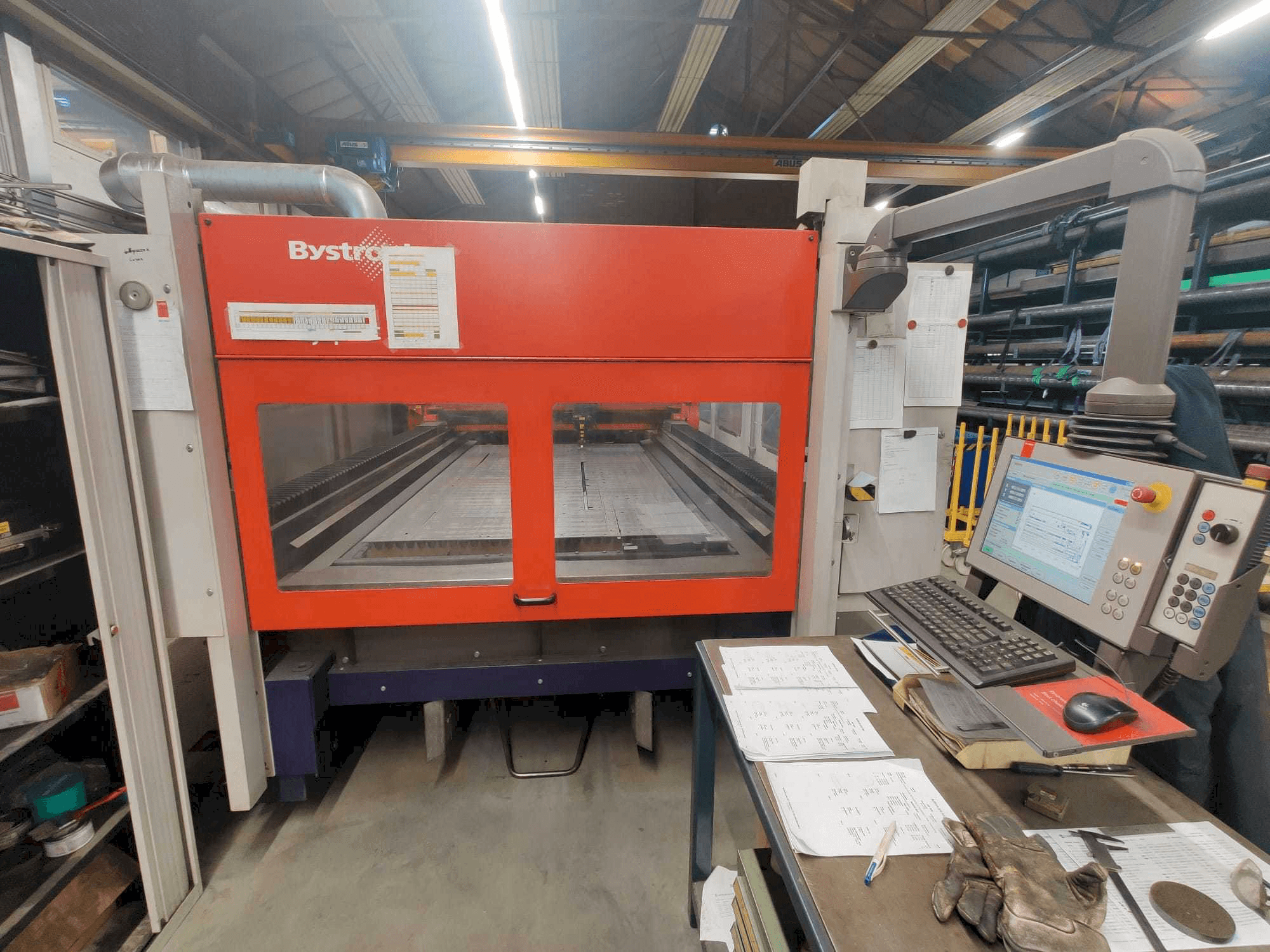 Frontansicht der Bystronic Bysprint 3015 Maschine