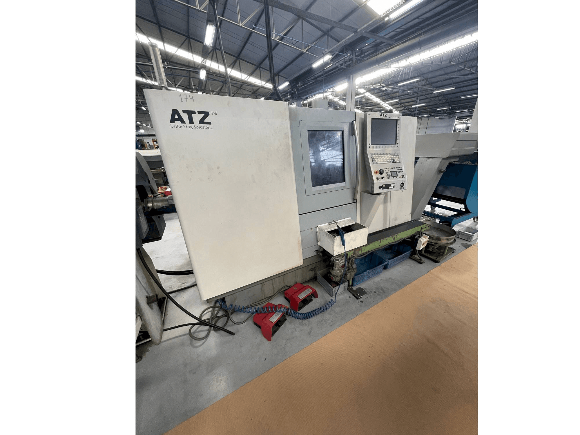 Frontansicht der Gildemeister CTX 310 V6 Maschine