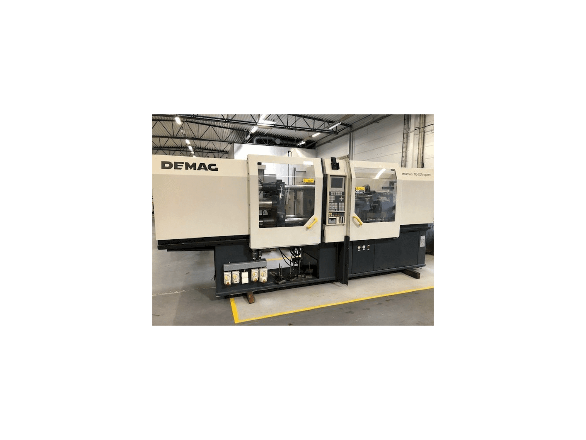 Frontansicht der DEMAG Ergotech 110-200 System Maschine
