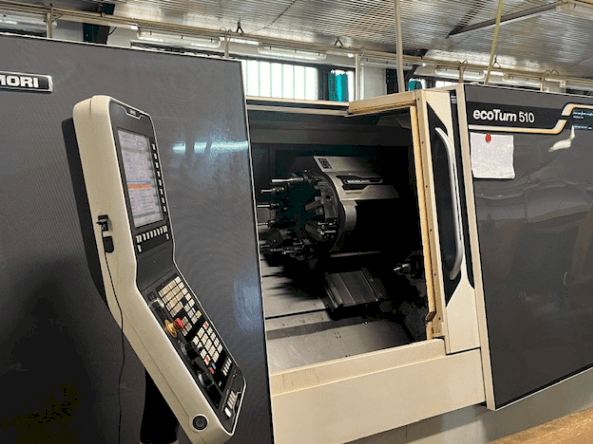 Frontansicht der Gildemeister EcoTurn 510 Maschine