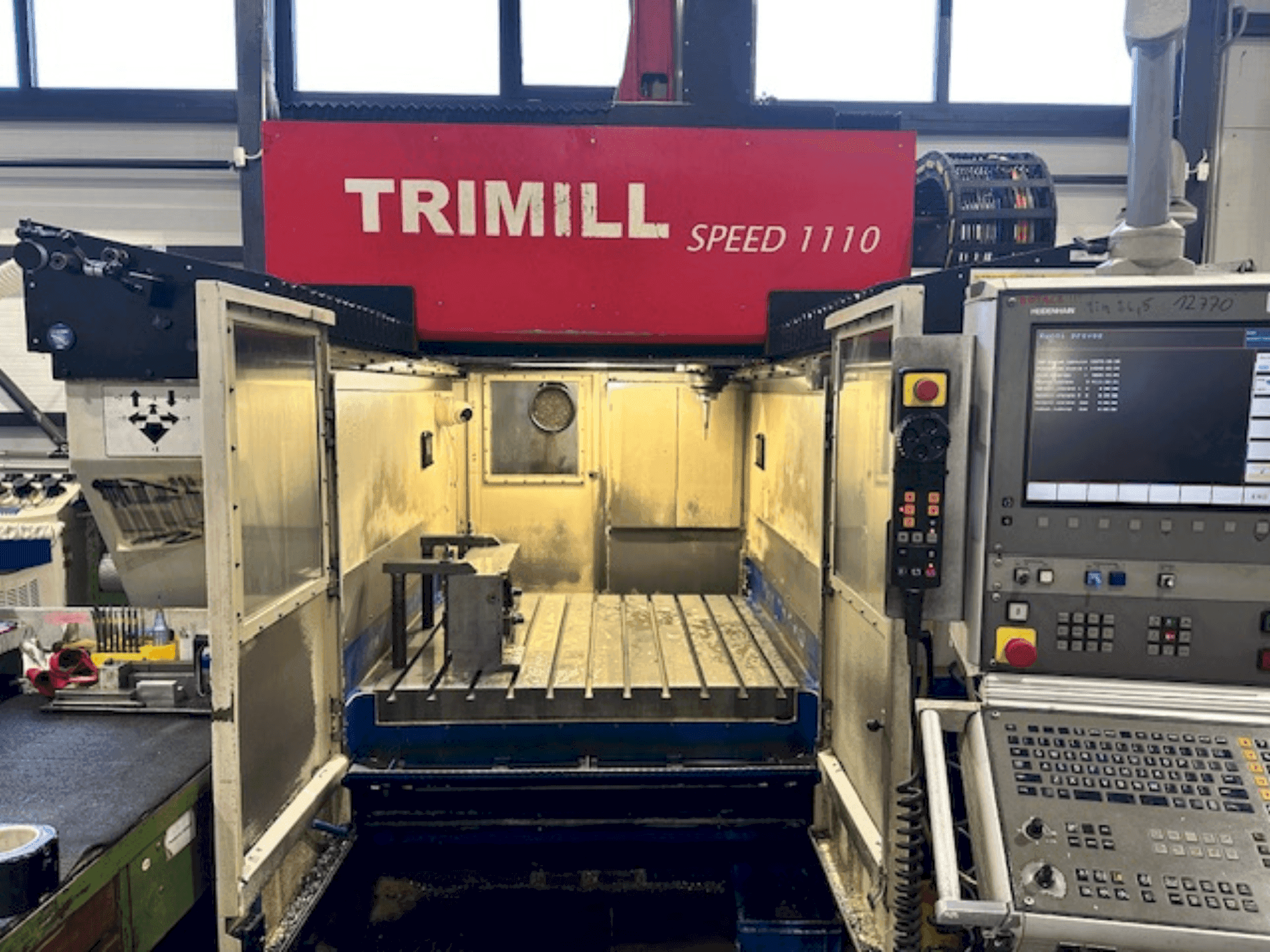 Frontansicht der TRIMILL Speed 1110 Maschine