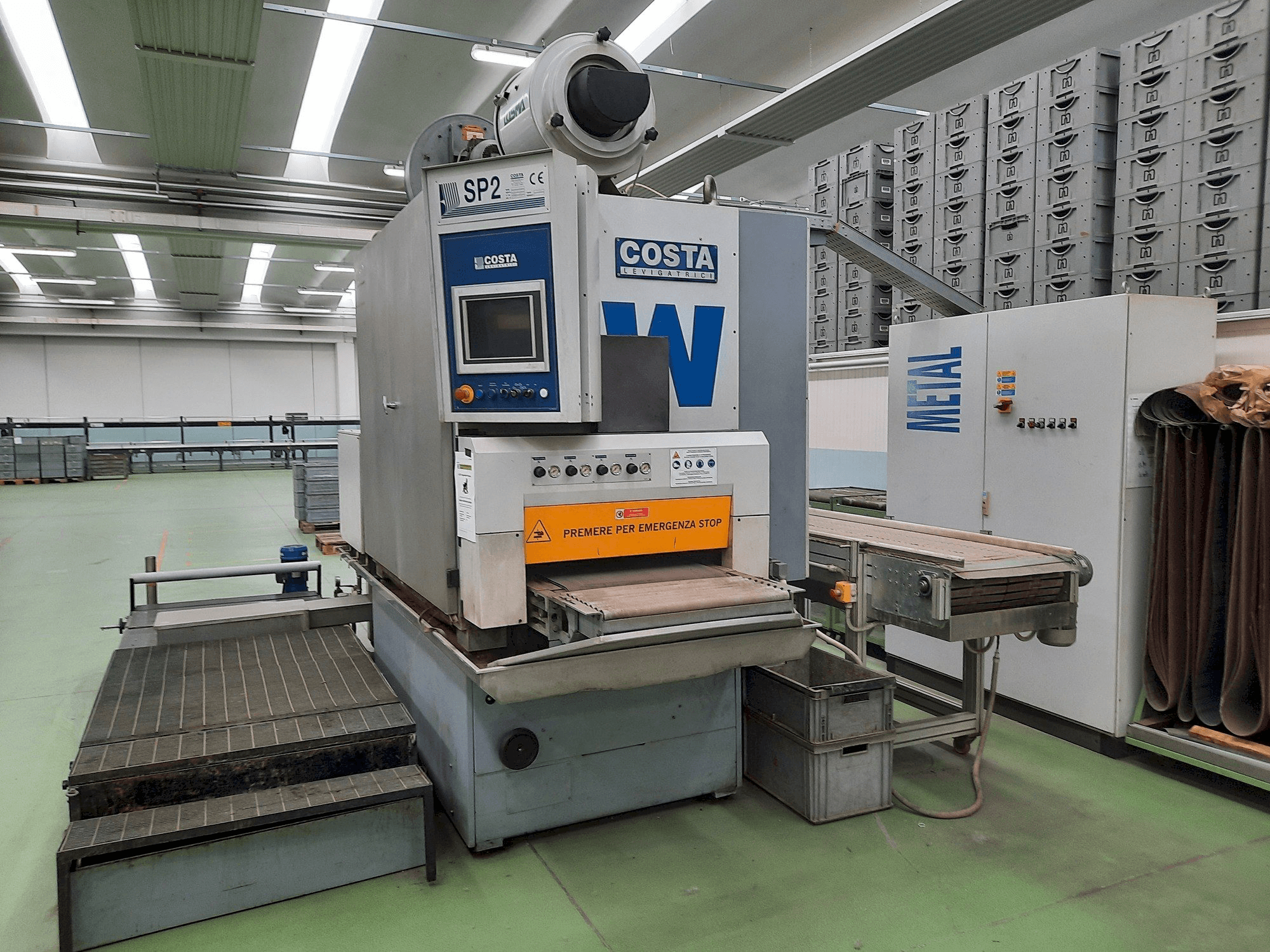Frontansicht der Costa CCCC 600 Maschine