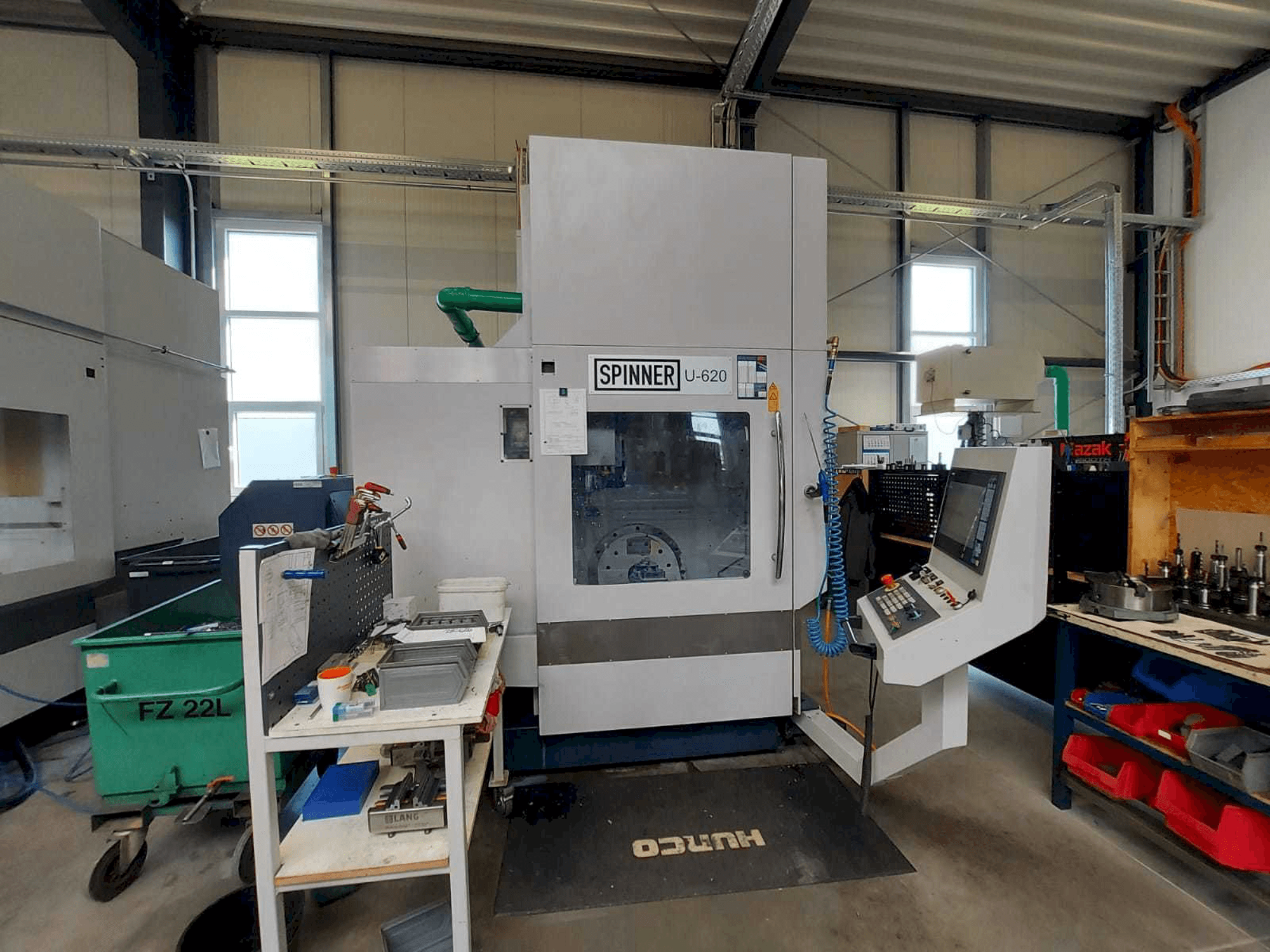 Frontansicht der SPINNER U5-620 Maschine