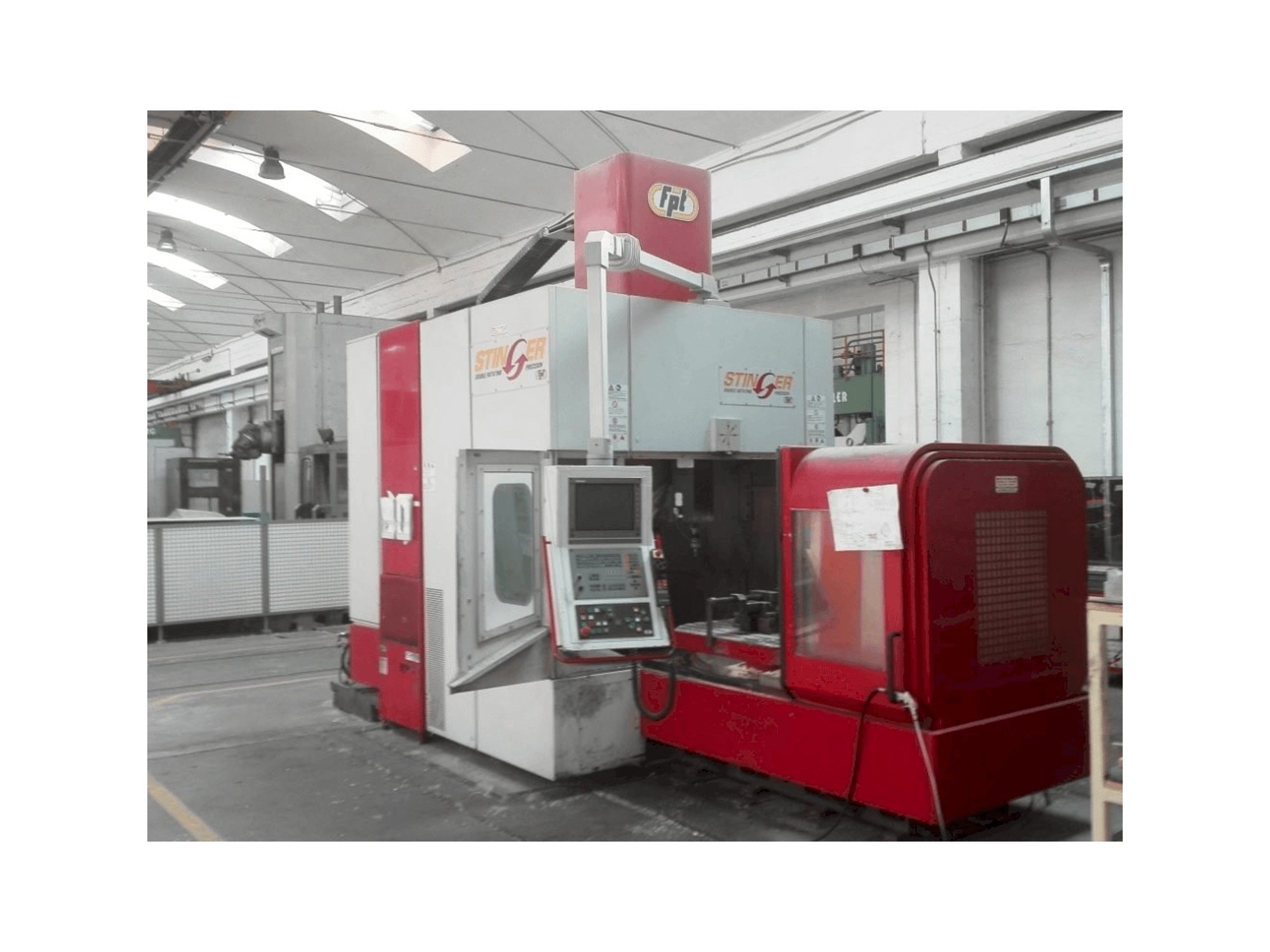 Frontansicht der FPT Stinger Maschine