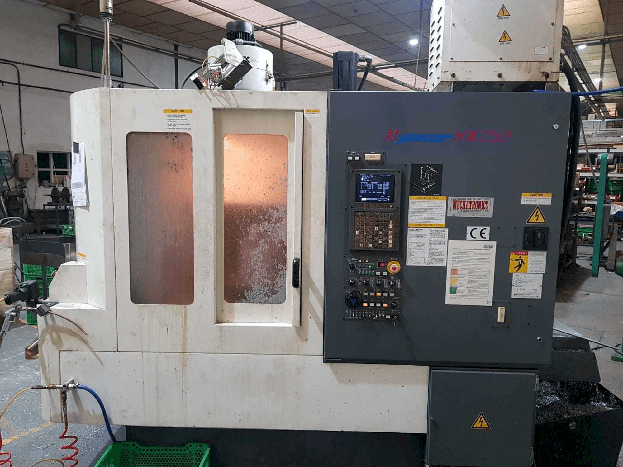 Frontansicht der Kitamura Mycenter HX250 Maschine