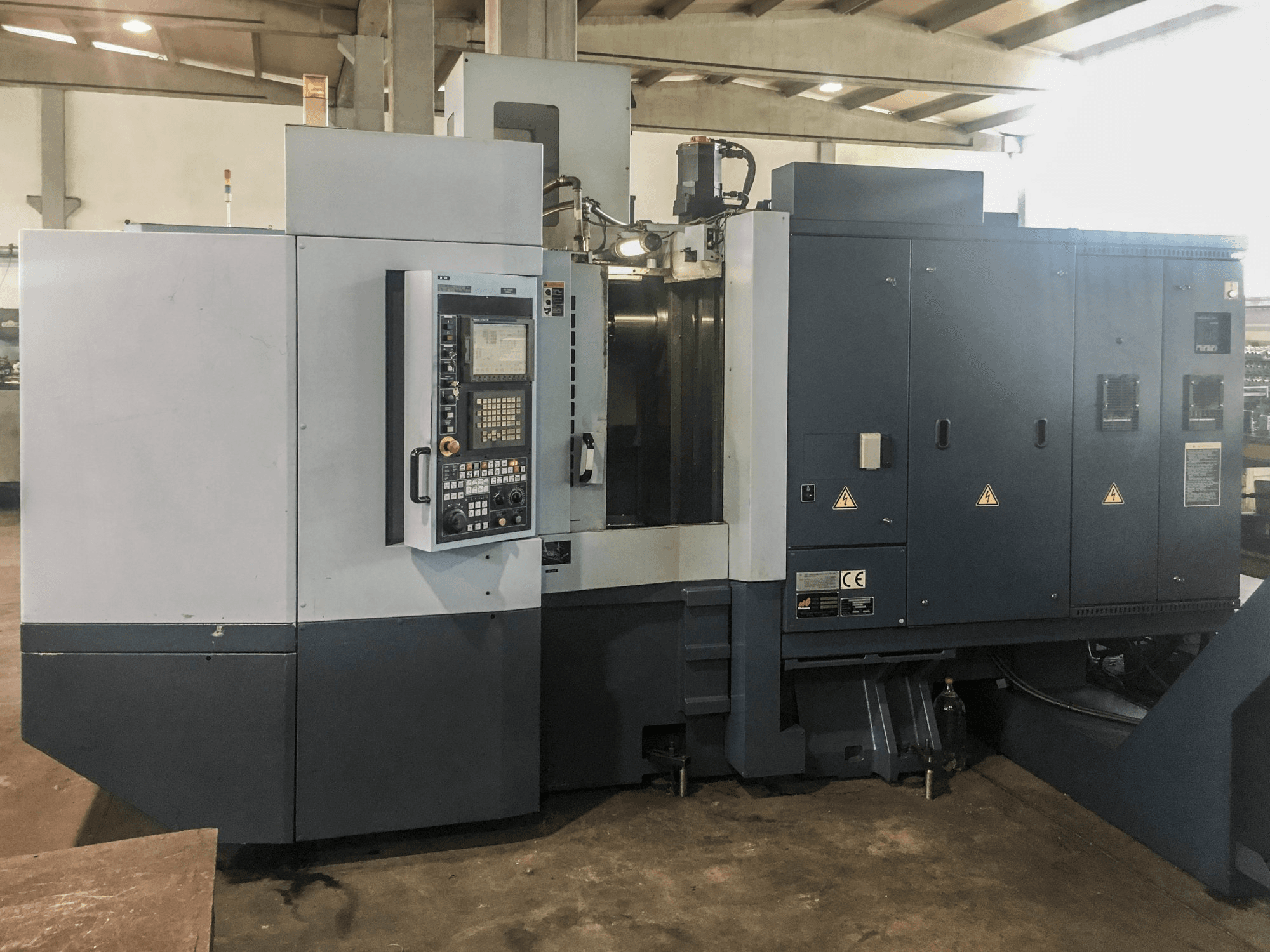 Frontansicht der Matsuura H.PLUS-405 Maschine