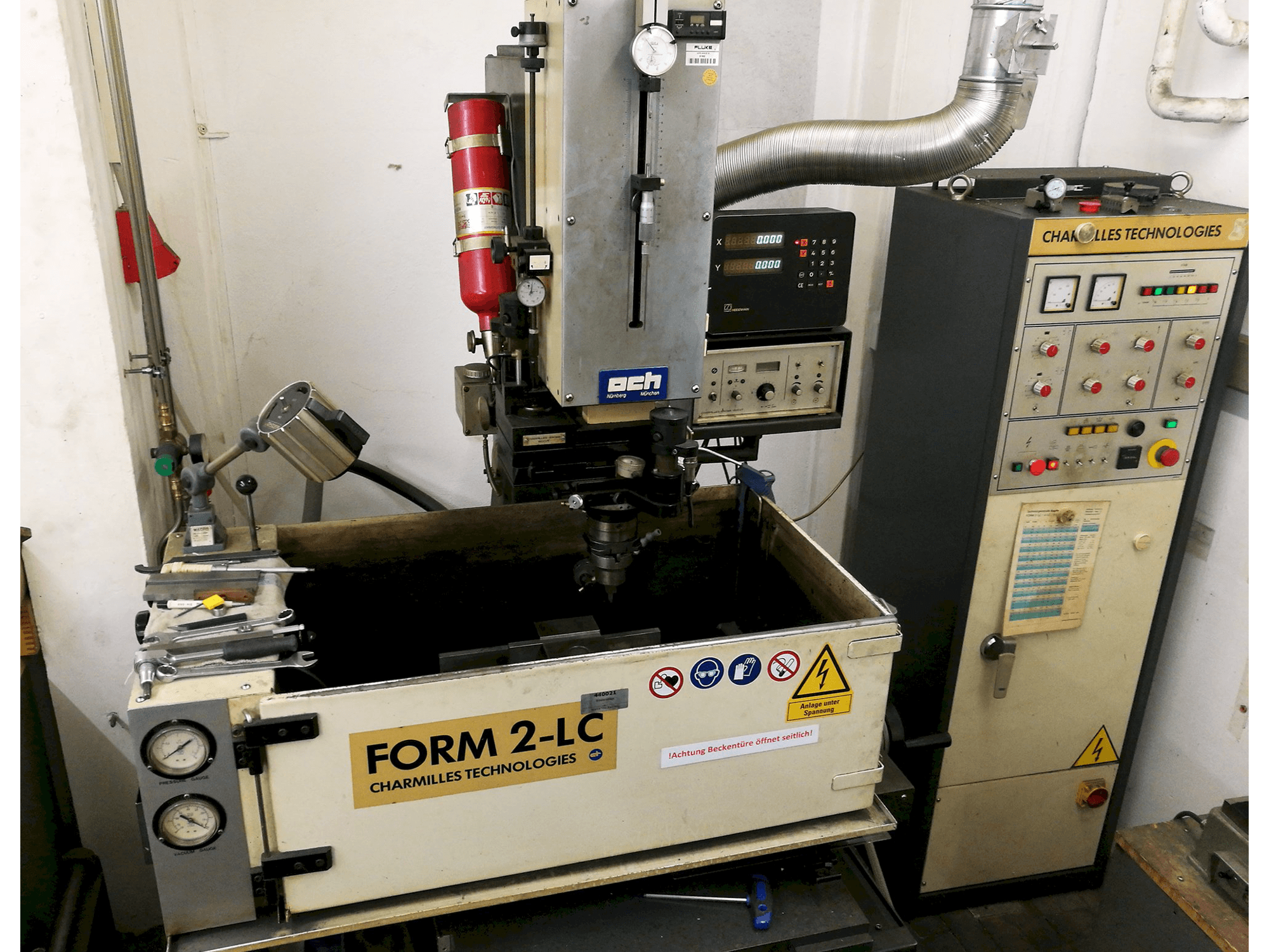 Frontansicht der CHARMILLES Form 2-LC Maschine