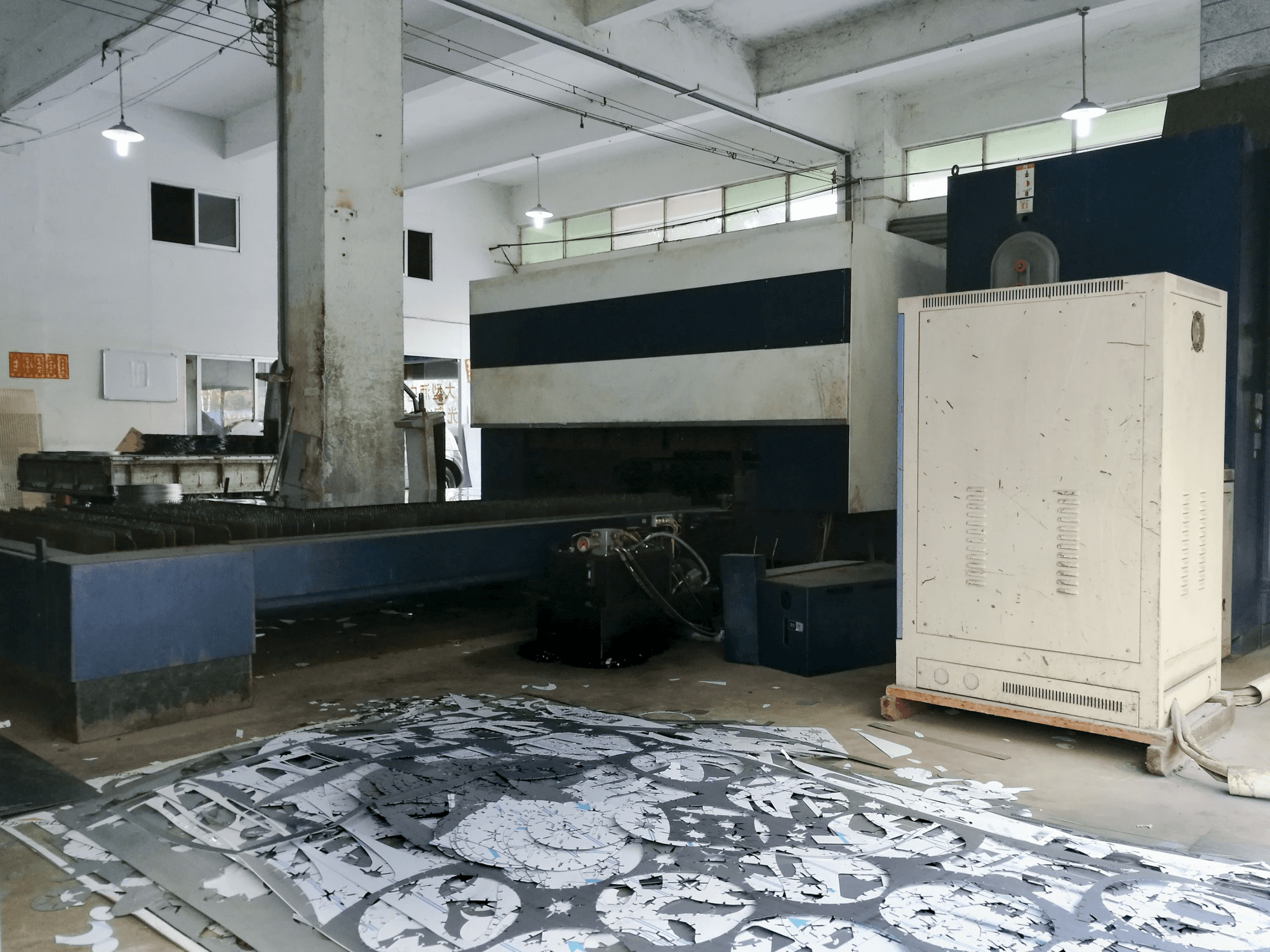 Rechte Tischansicht der Trumpf TruLaser 3030 Maschine