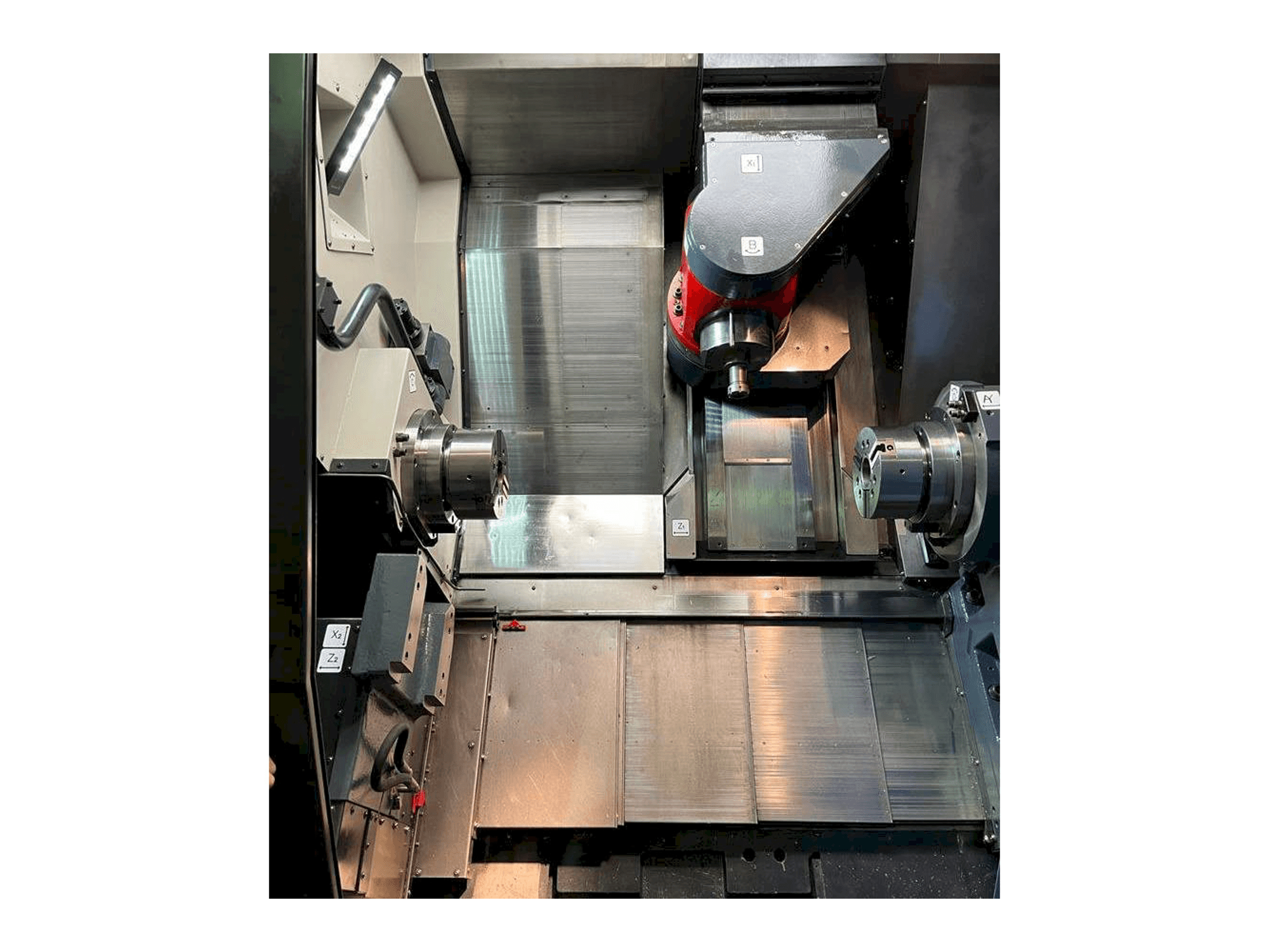 Arbeitsraum der DOOSAN MX2000S Maschine