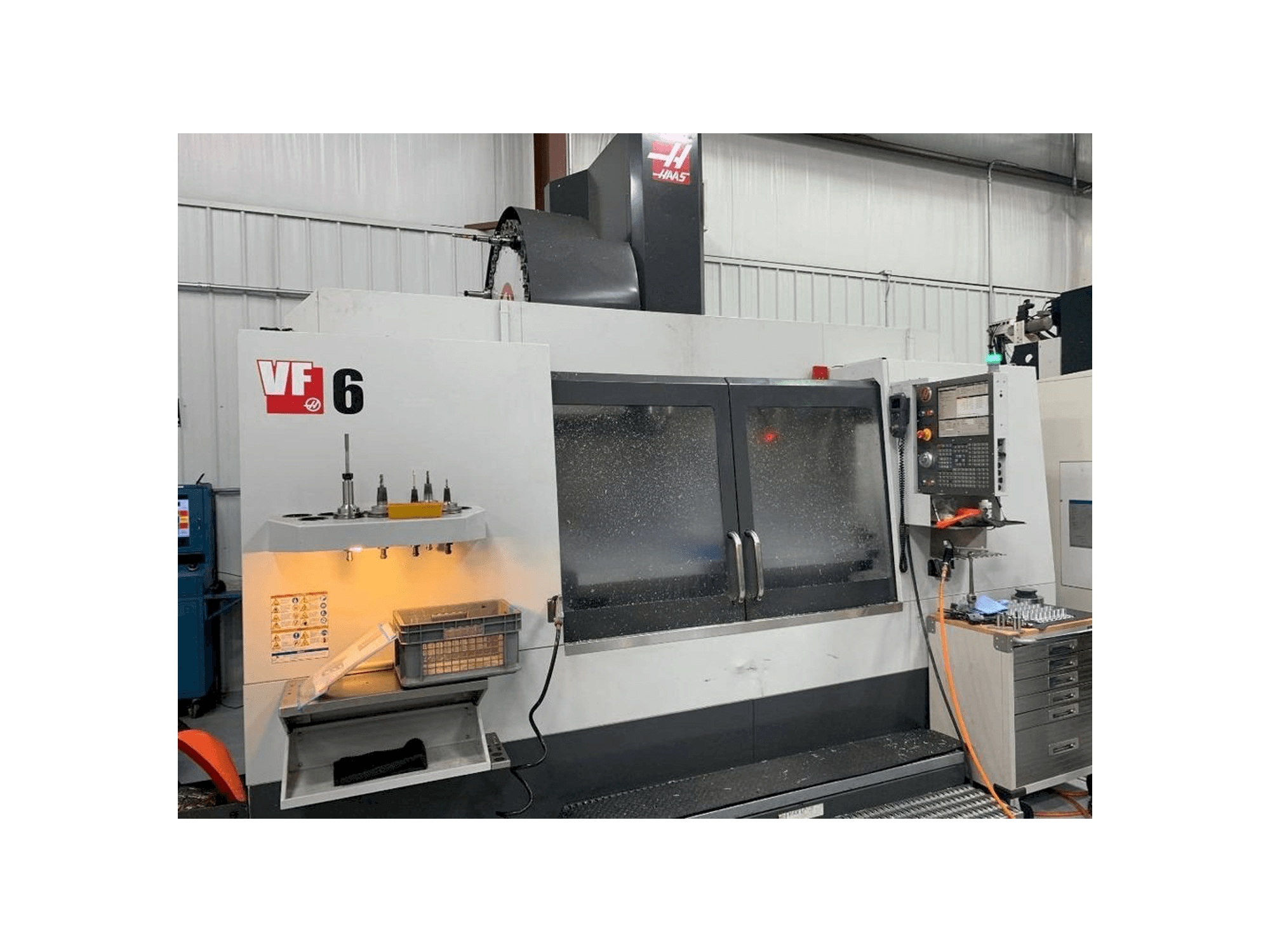 Frontansicht der HAAS VF-6/50 Maschine