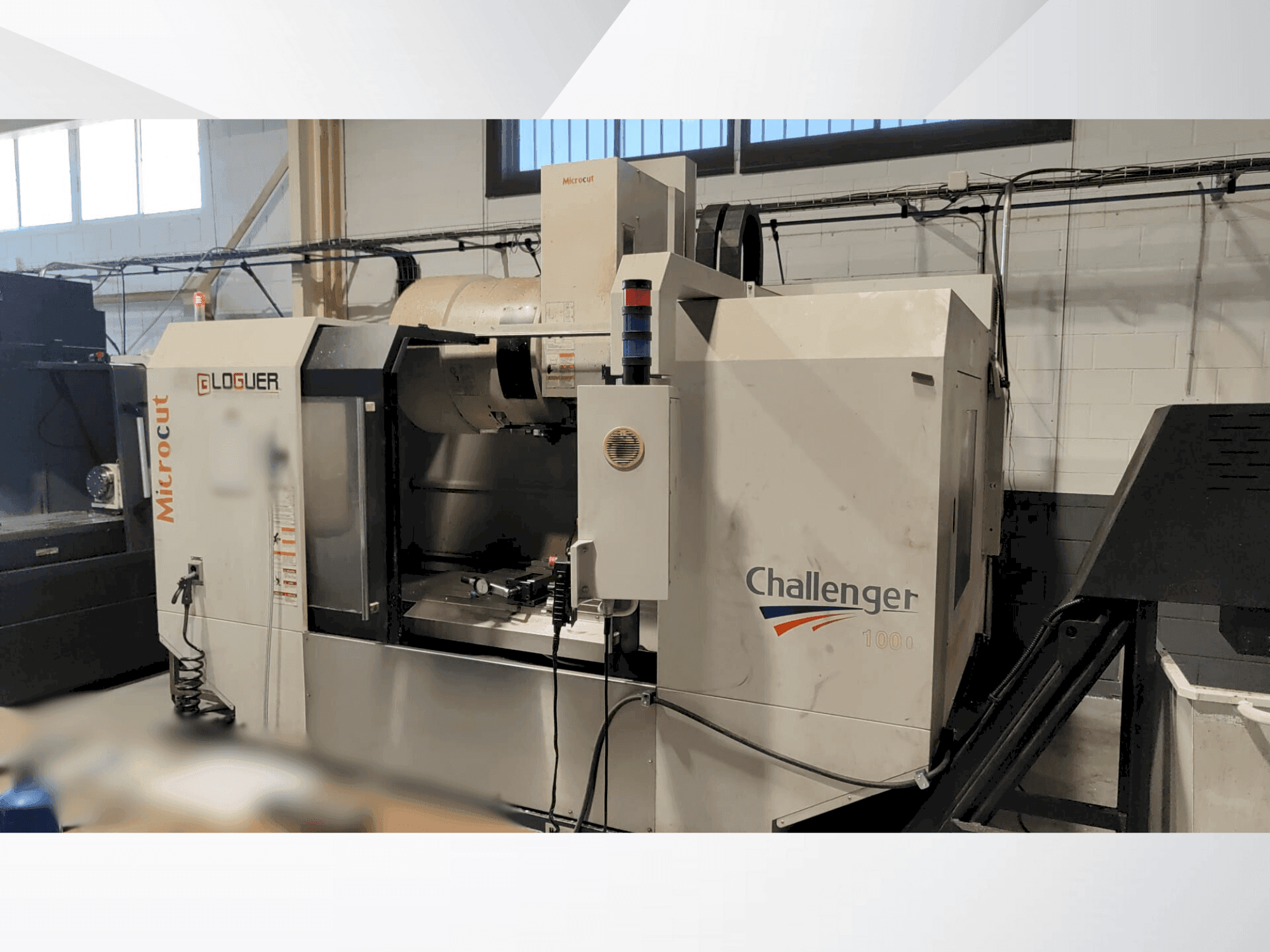 Frontansicht der MICROCUT Challenger VM 1000 Maschine