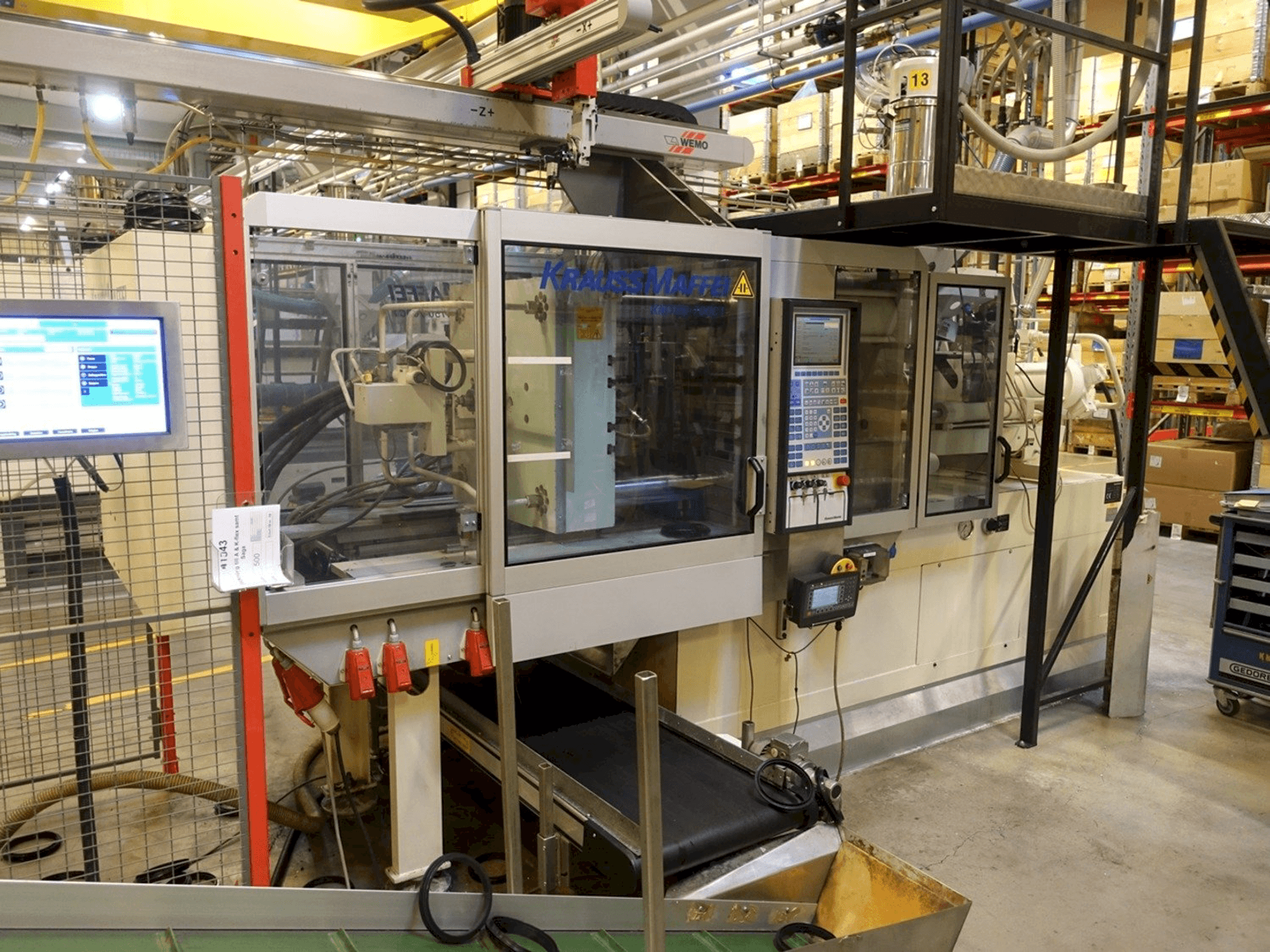 Frontansicht der Krauss Maffei KM 150-700 C1 Maschine