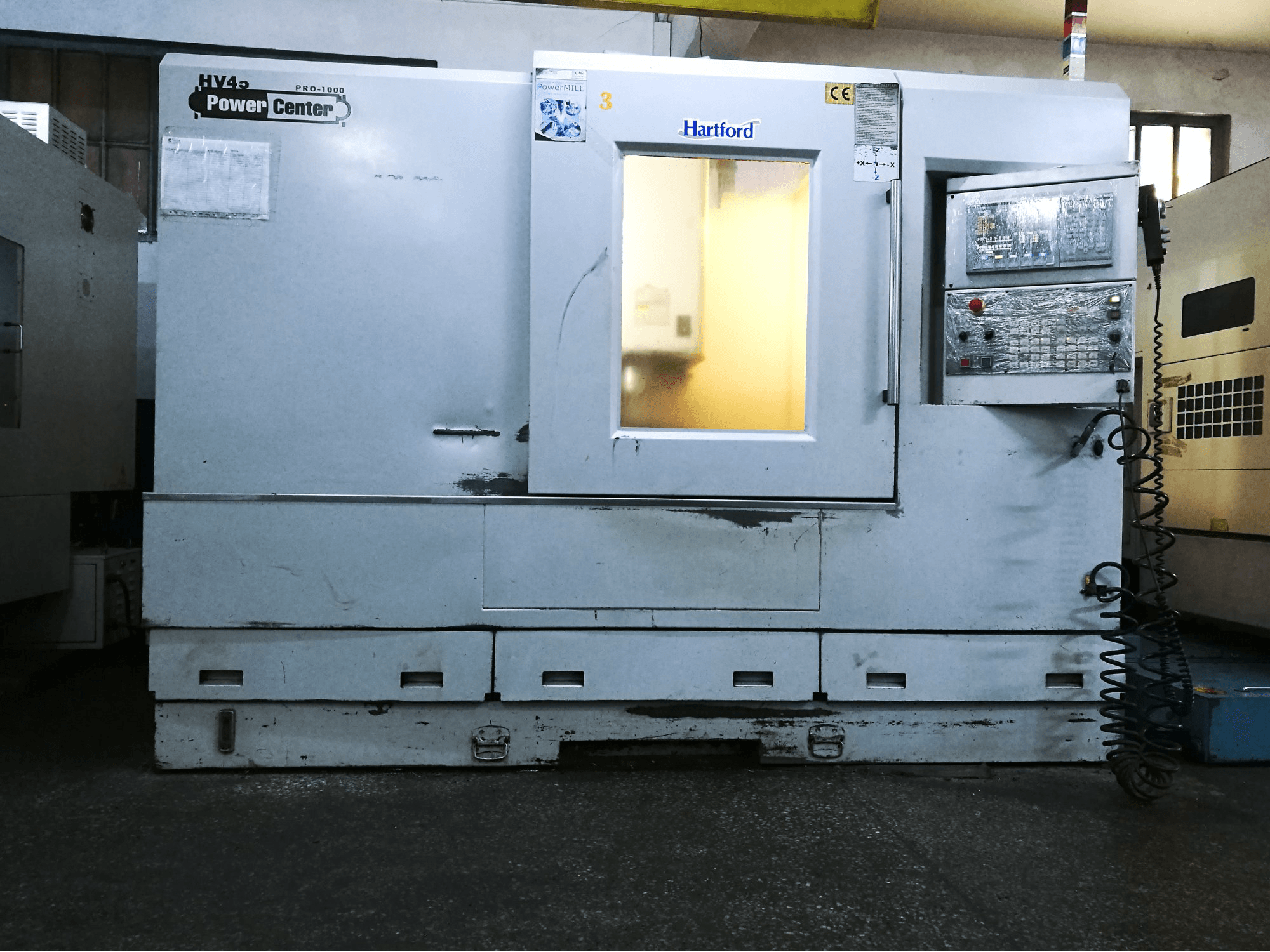 Frontansicht der Hartford PRO1000S Maschine