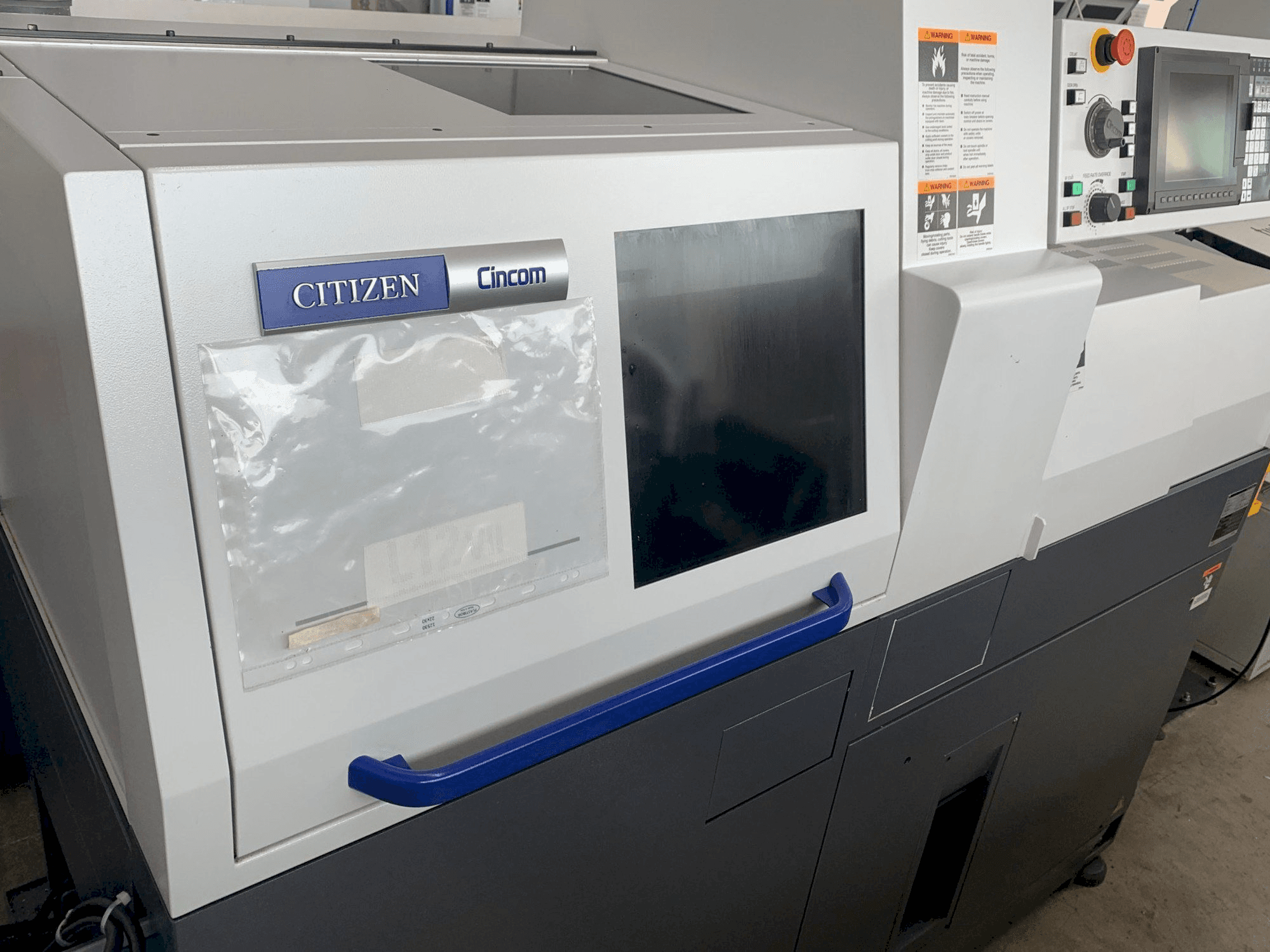Frontansicht der Citizen Cincom L12 Maschine