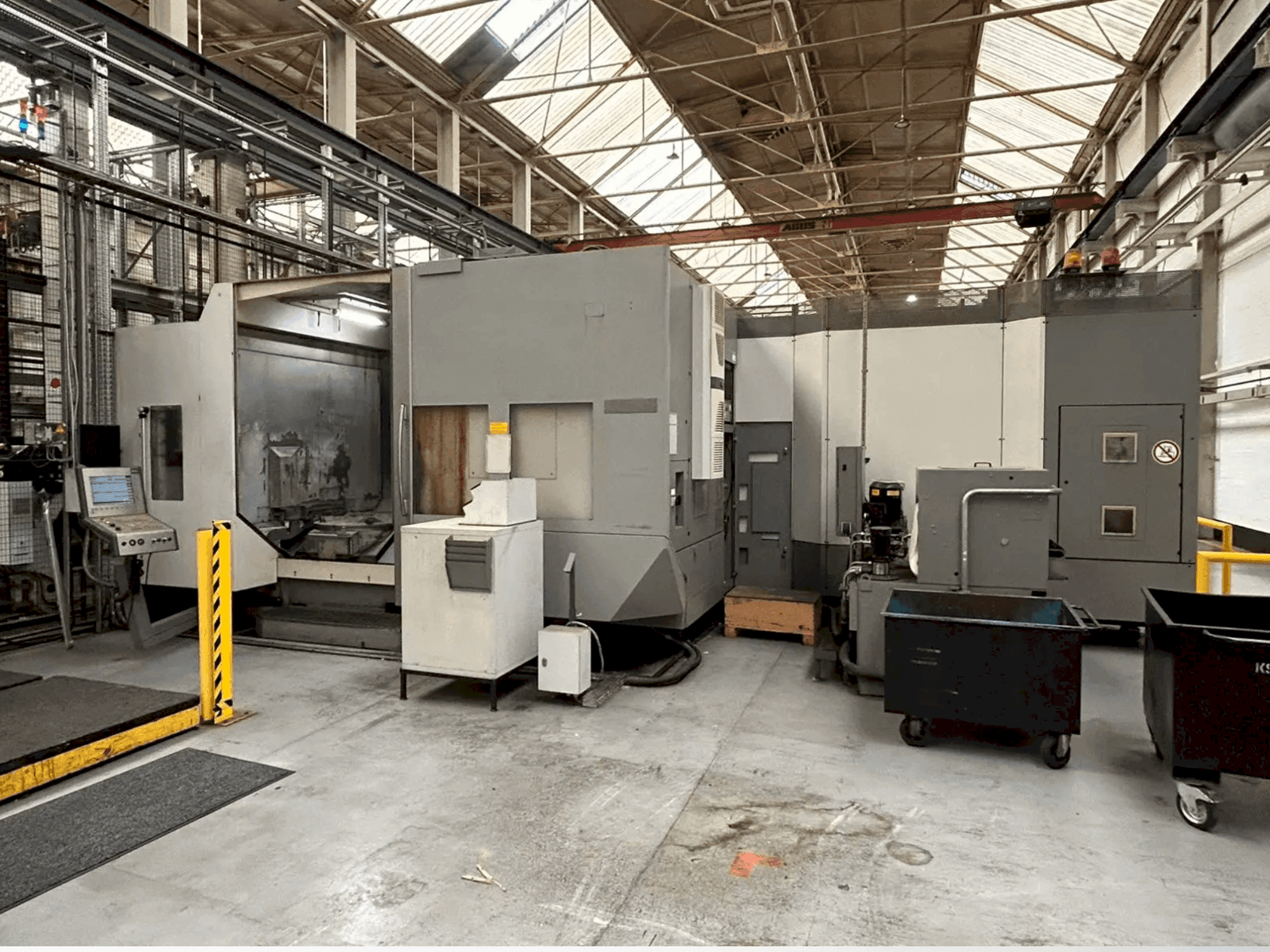 Frontansicht der DMG DMC 100 H Maschine