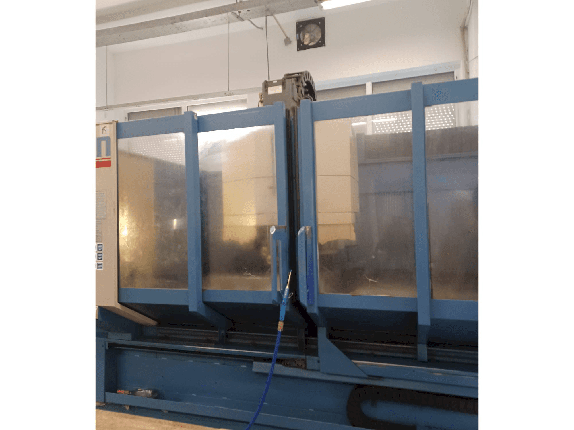 Frontansicht der CHIRON FZ 18 L Maschine