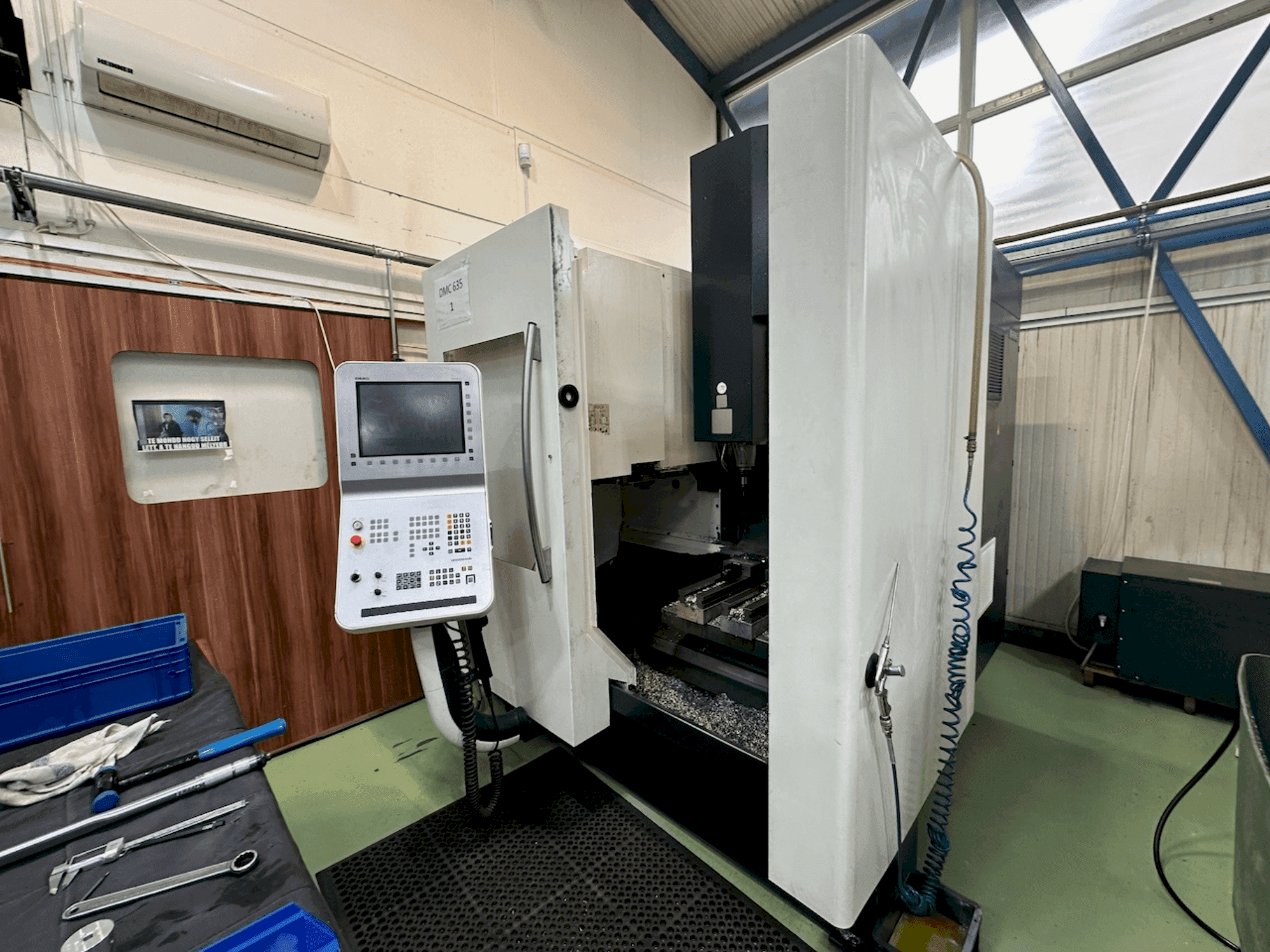 Frontansicht der DMG MORI DMC 635 V eco Maschine