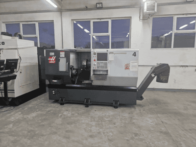 Frontansicht der HAAS ST-30Y  Maschine