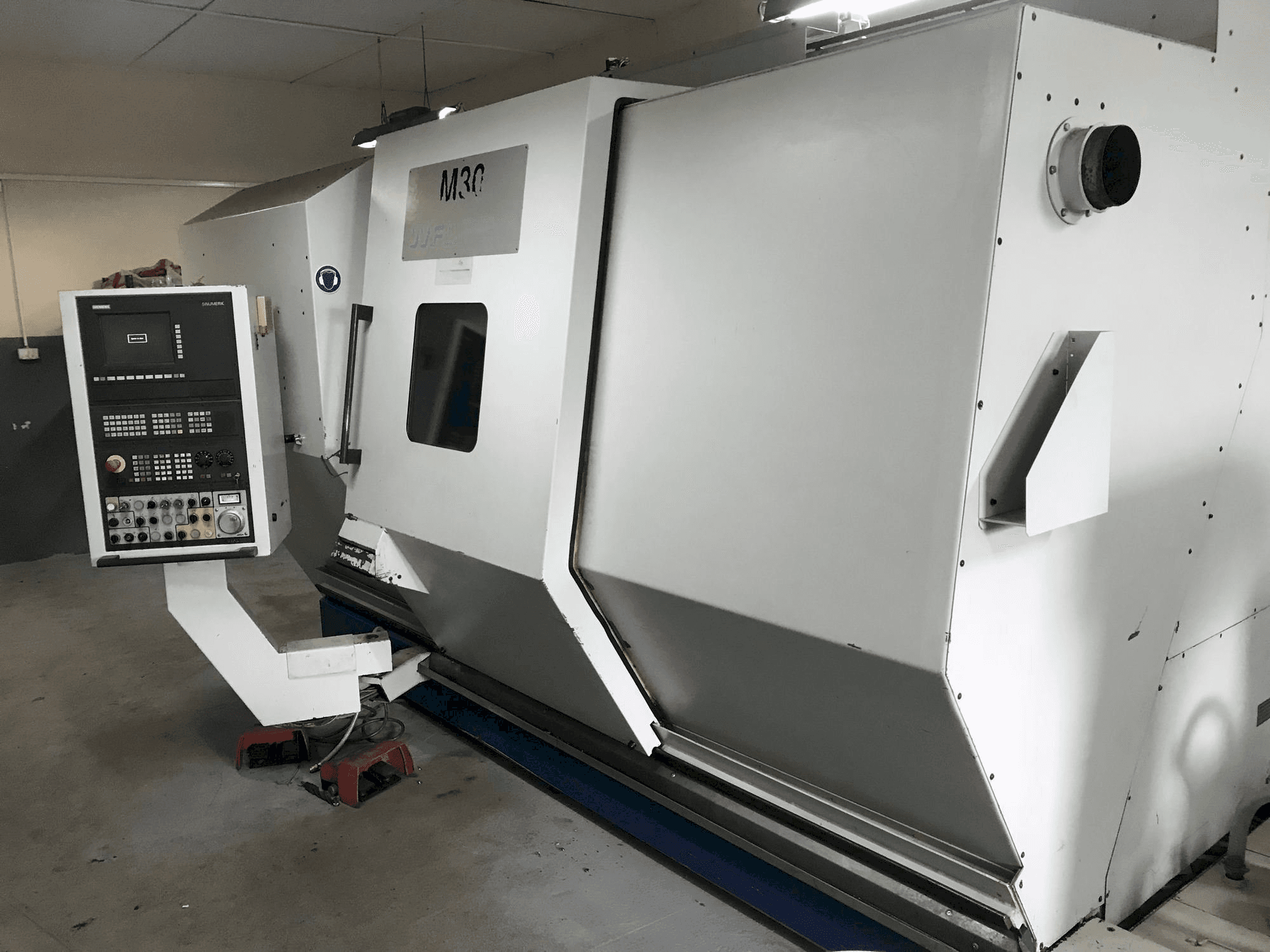 Frontansicht der WFL M30 Maschine