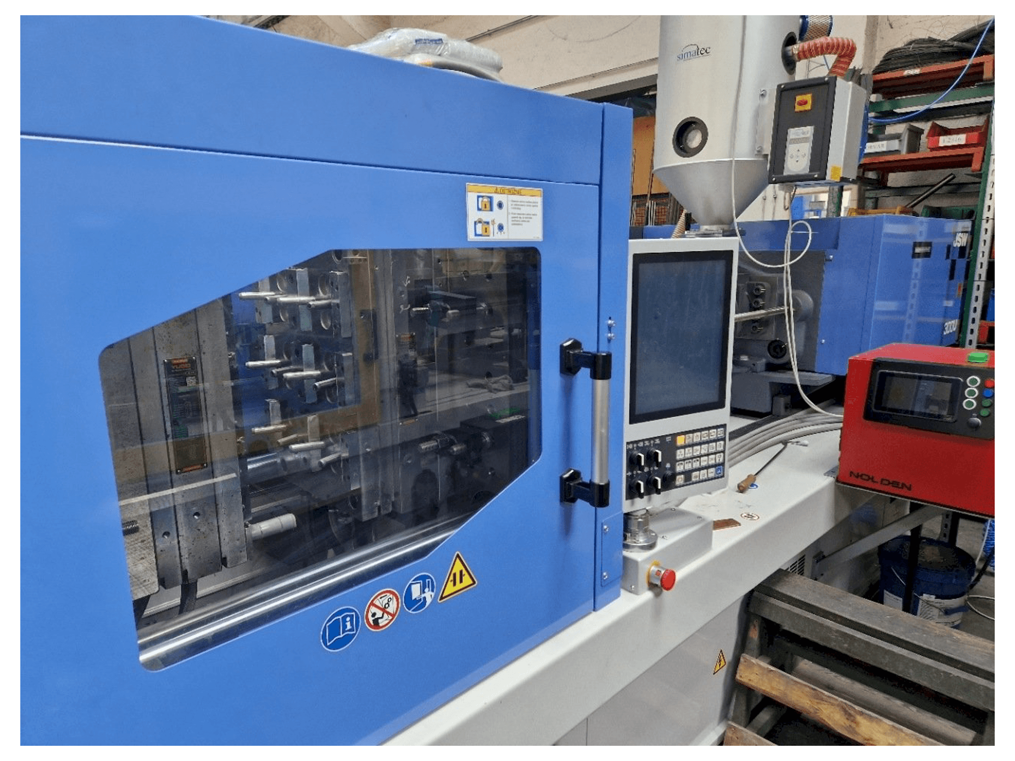 Linke Seitenansicht der JSW J180ADS-300U Maschine