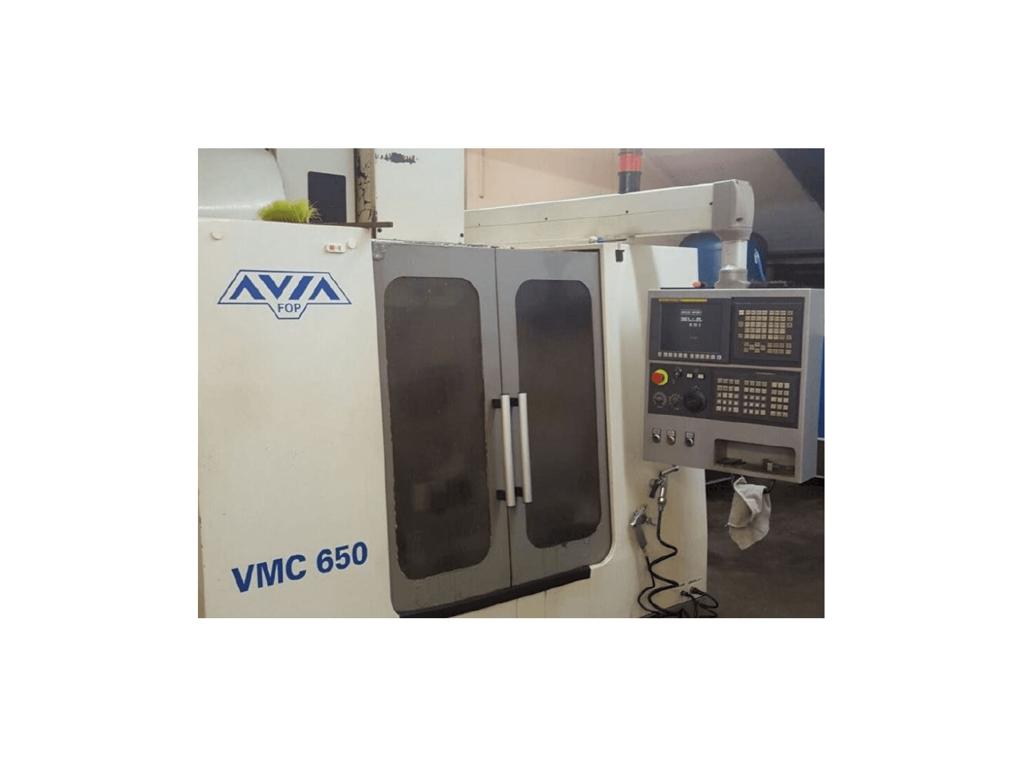 Frontansicht der Avia VMC 650 Maschine