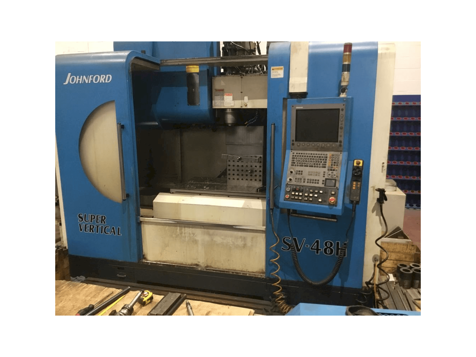 Frontansicht der Johnford SV-48H Maschine